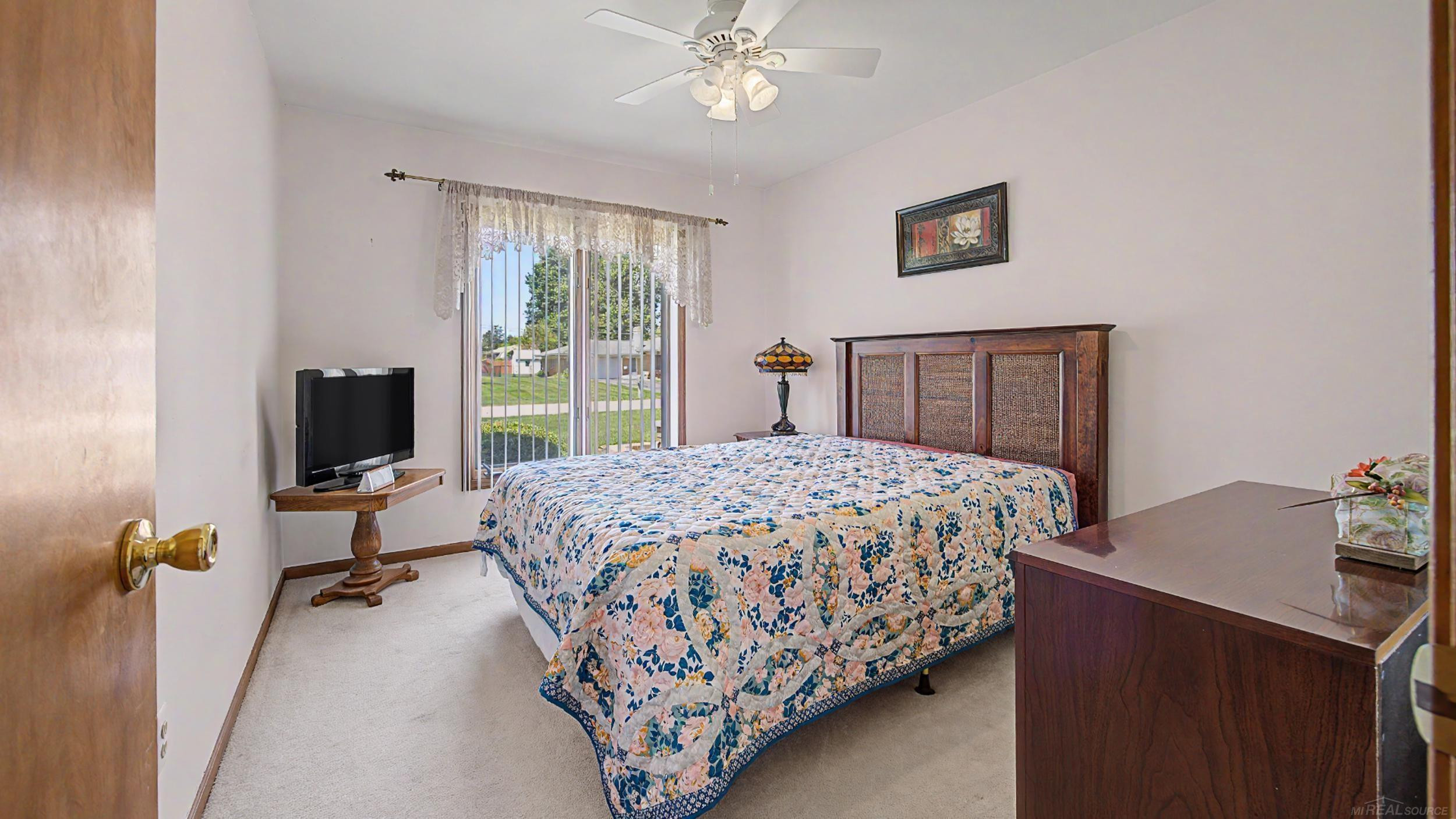 53240 Hillside Drive, Utica, MI 48316 — Photo 32