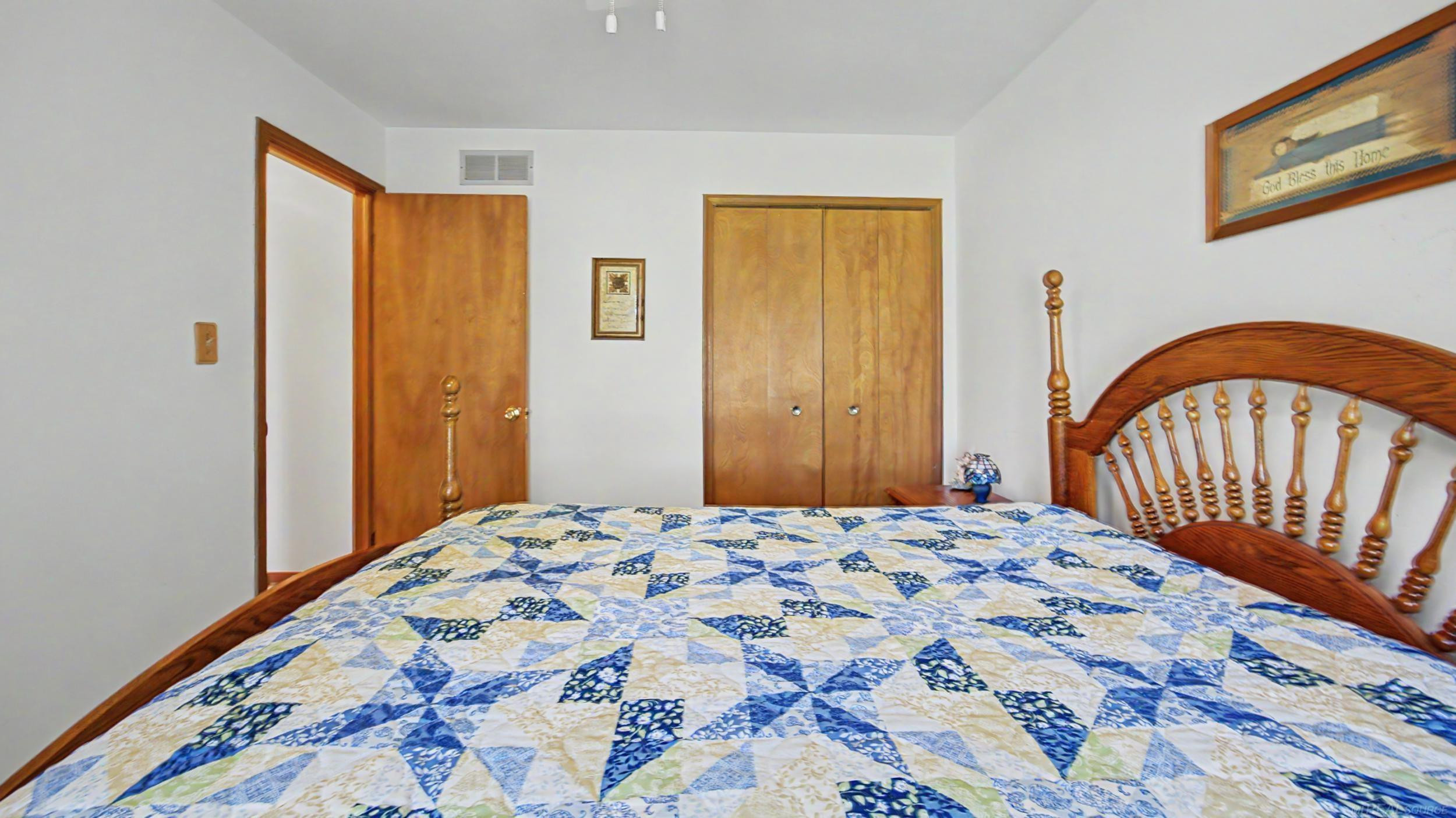 53240 Hillside Drive, Utica, MI 48316 — Photo 36