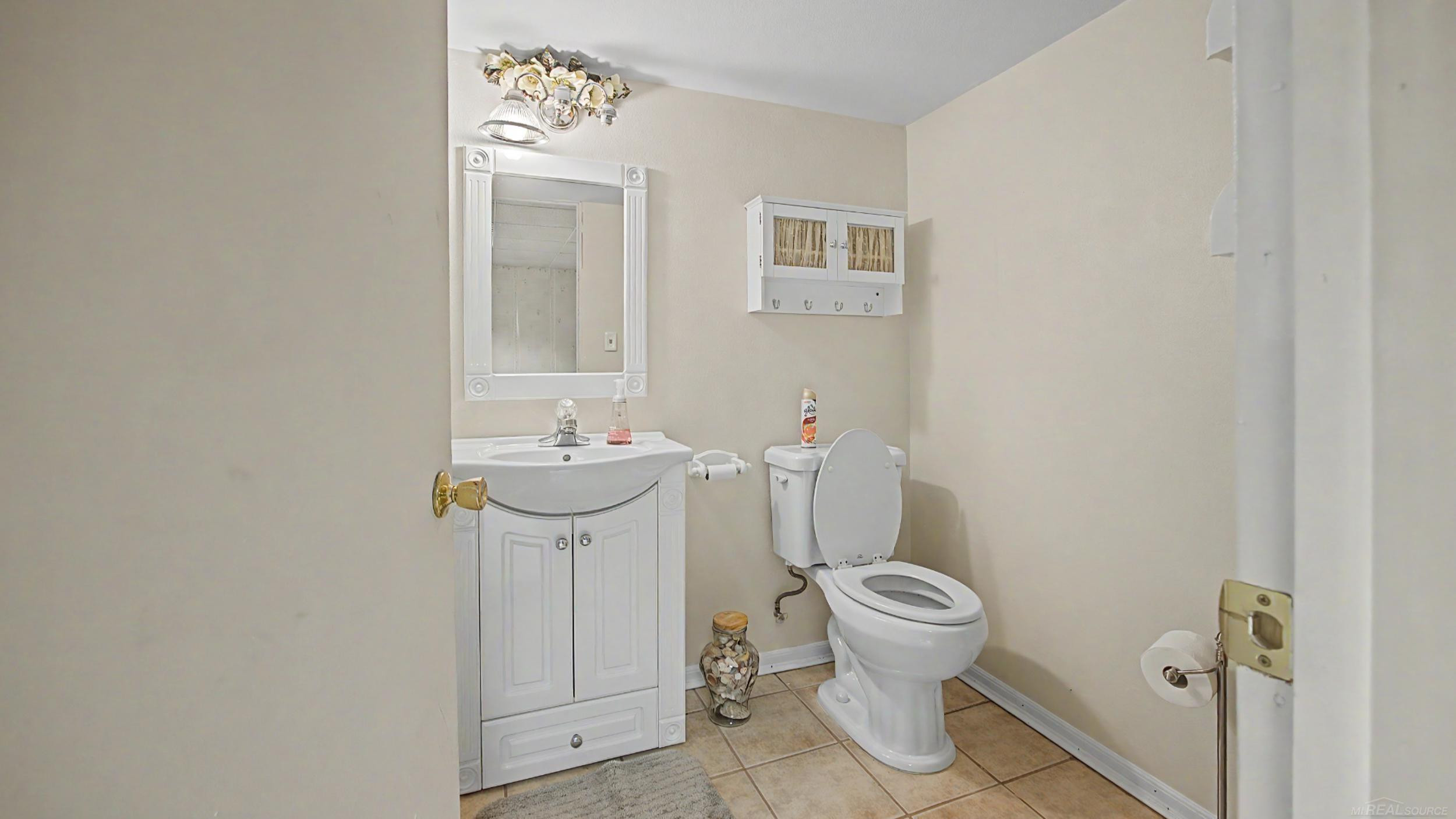 53240 Hillside Drive, Utica, MI 48316 — Photo 46