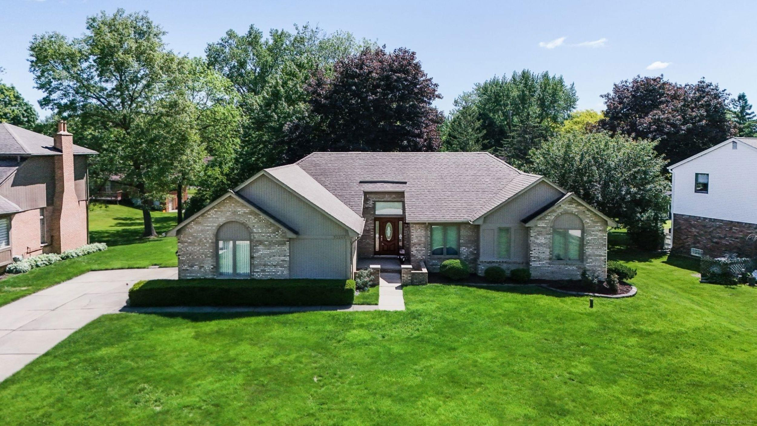 53240 Hillside Drive, Utica, MI 48316 — Photo 53
