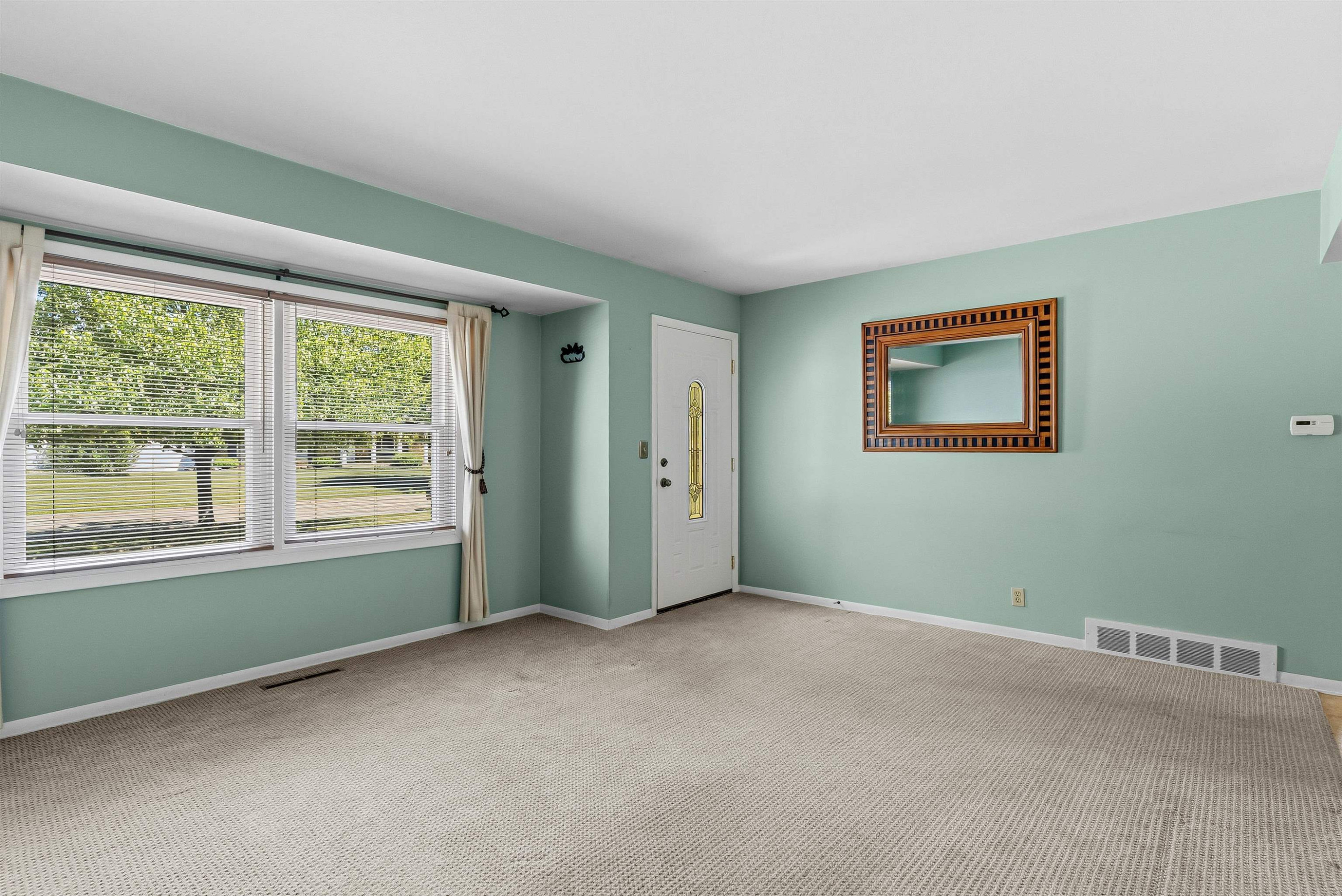 604 Somerset Drive, Flushing, MI 48433 — Photo 7