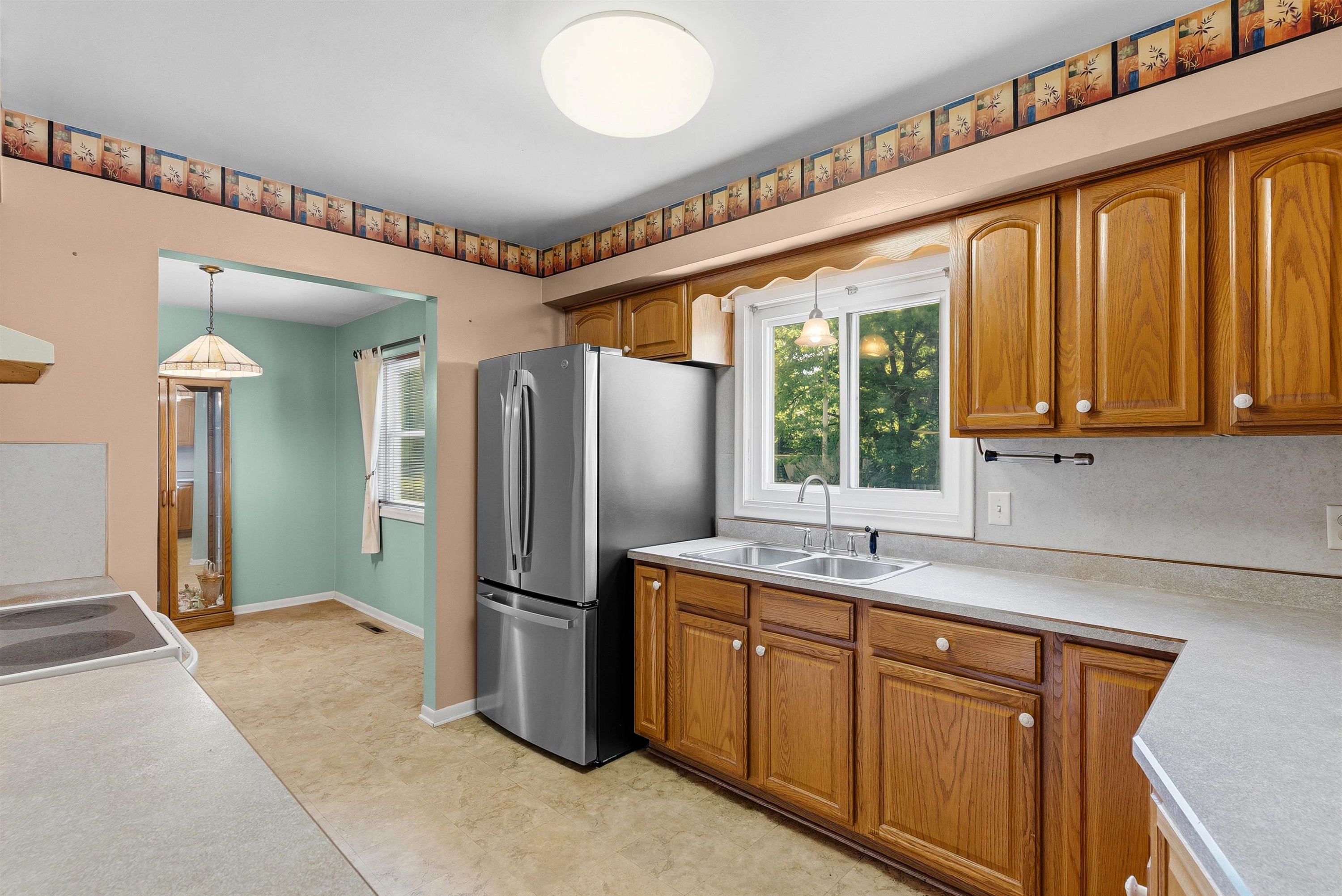 604 Somerset Drive, Flushing, MI 48433 — Photo 11