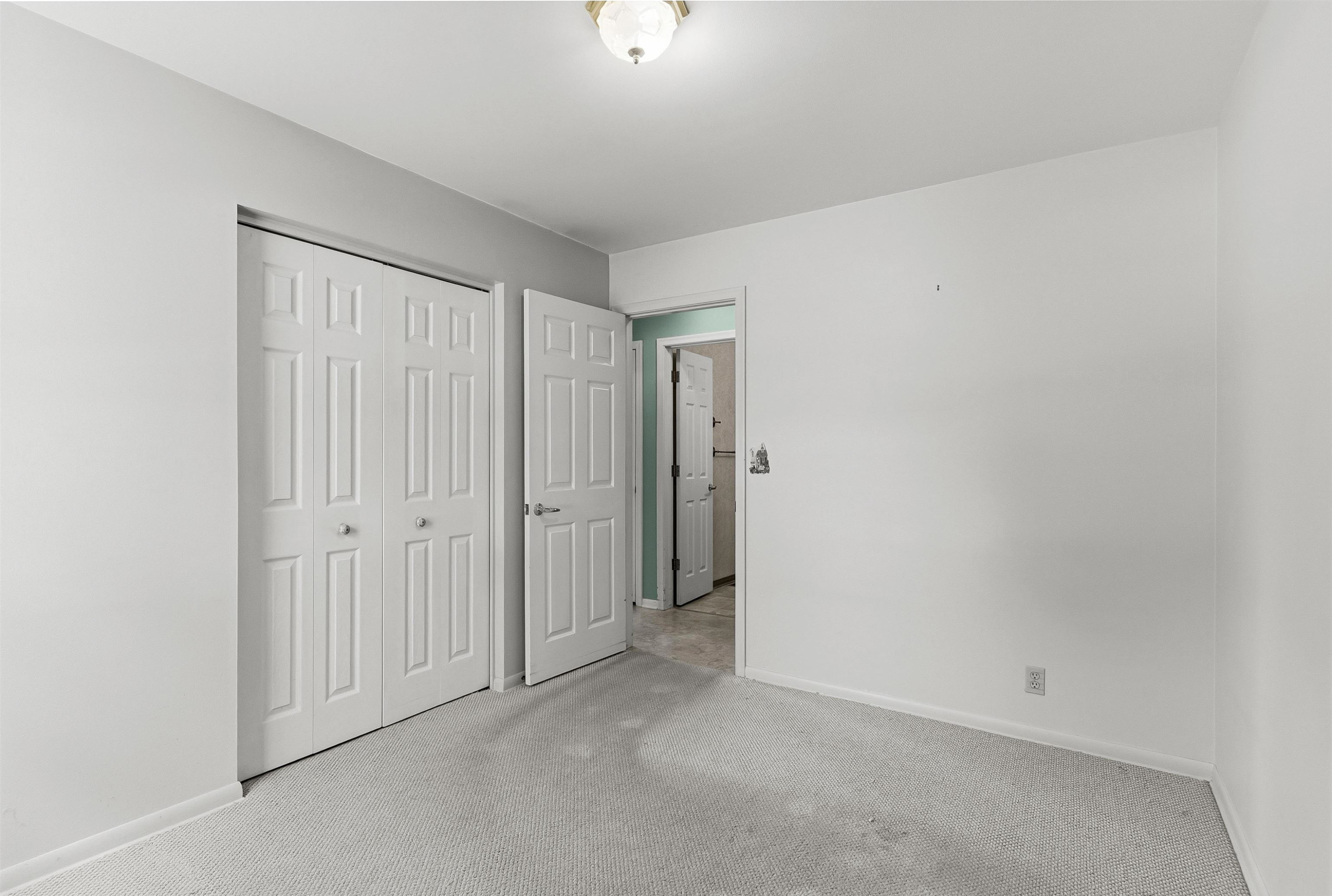 604 Somerset Drive, Flushing, MI 48433 — Photo 14
