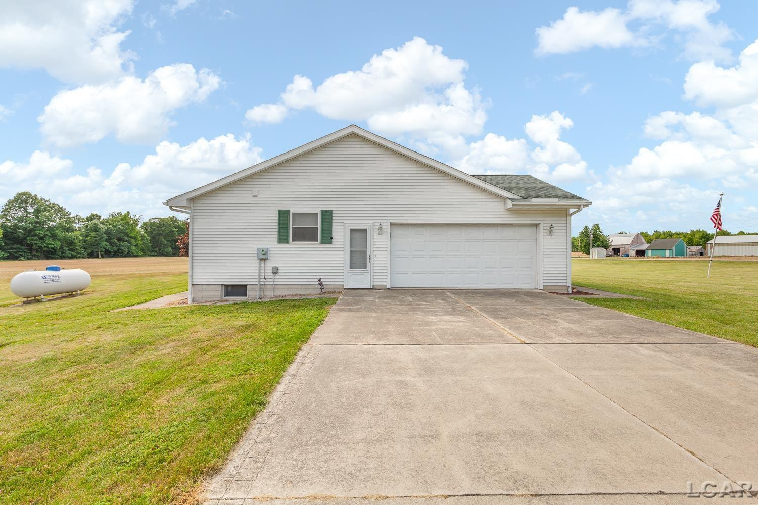 13525 Lawrence Road, Hudson, MI 49247 — Photo 37