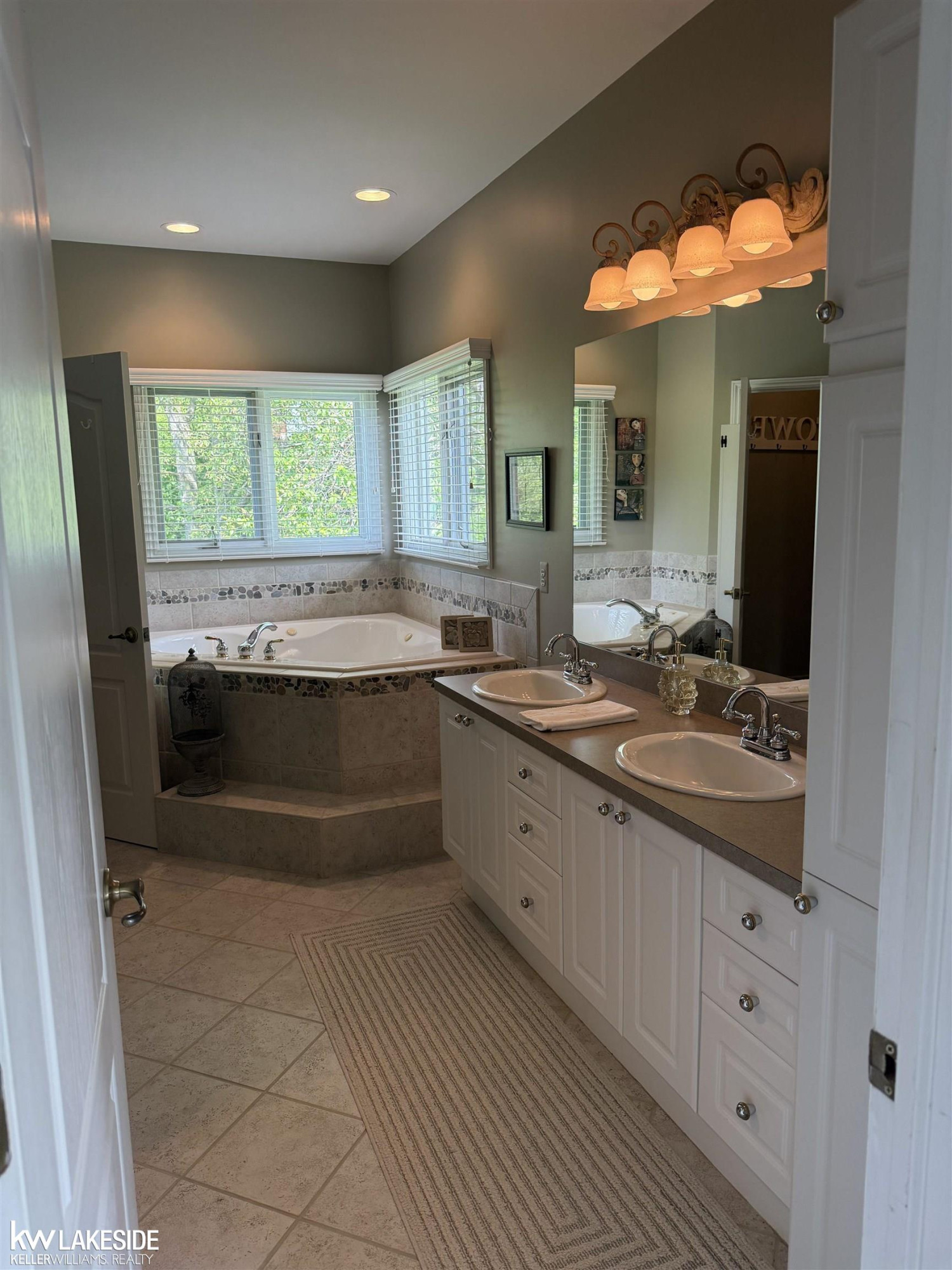 901 Jack Pine Drive, Rochester, MI 48306 — Photo 48