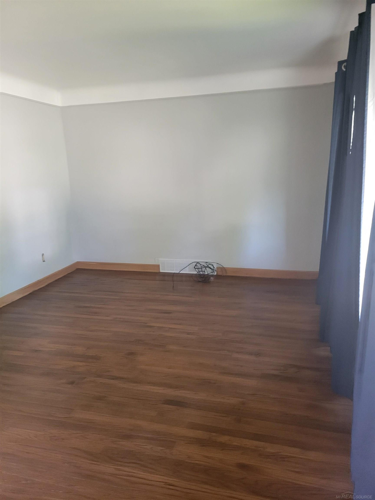 22087 Oakwood Avenue, Eastpointe, MI 48021 — Photo 2