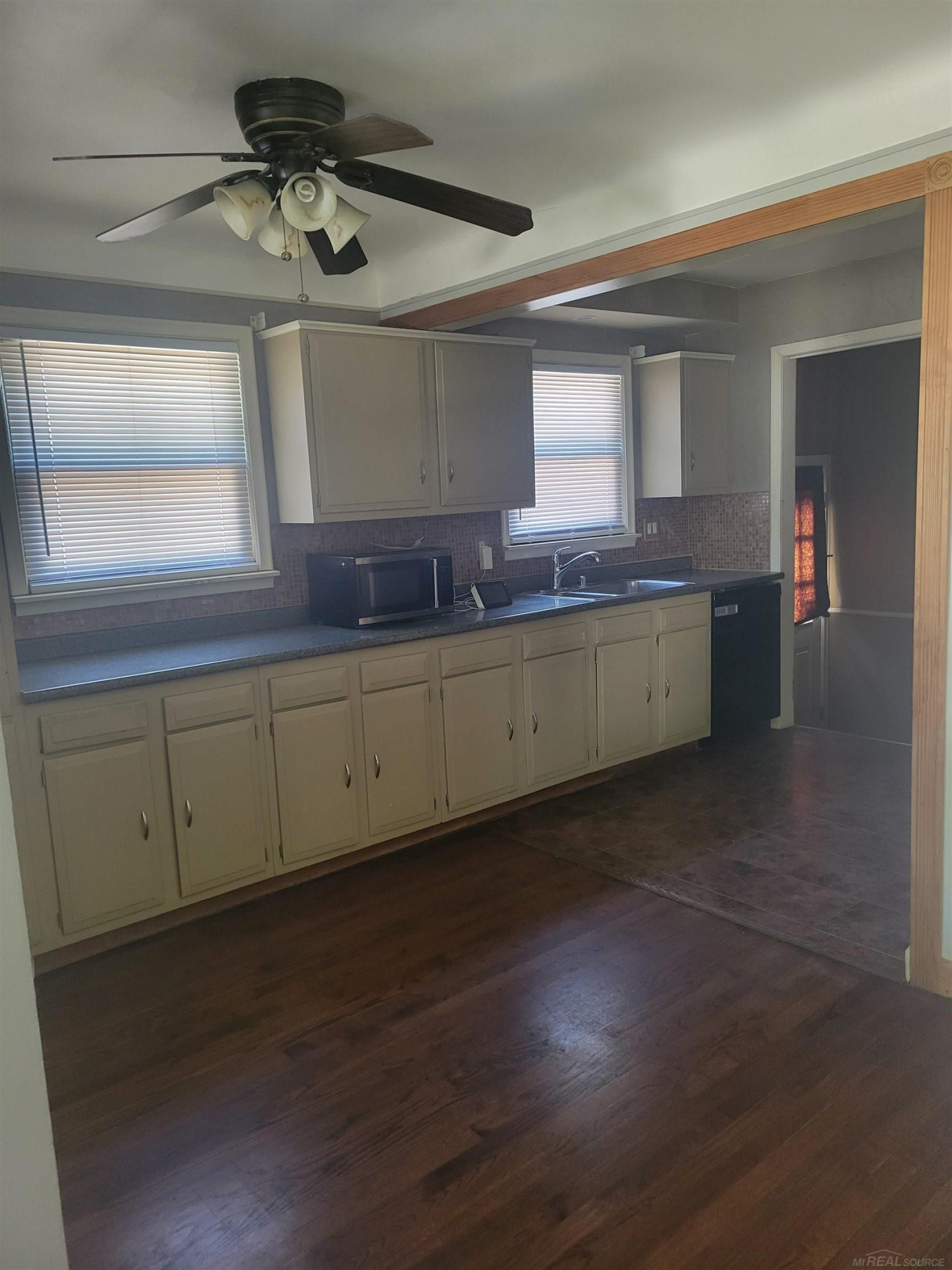 22087 Oakwood Avenue, Eastpointe, MI 48021 — Photo 3