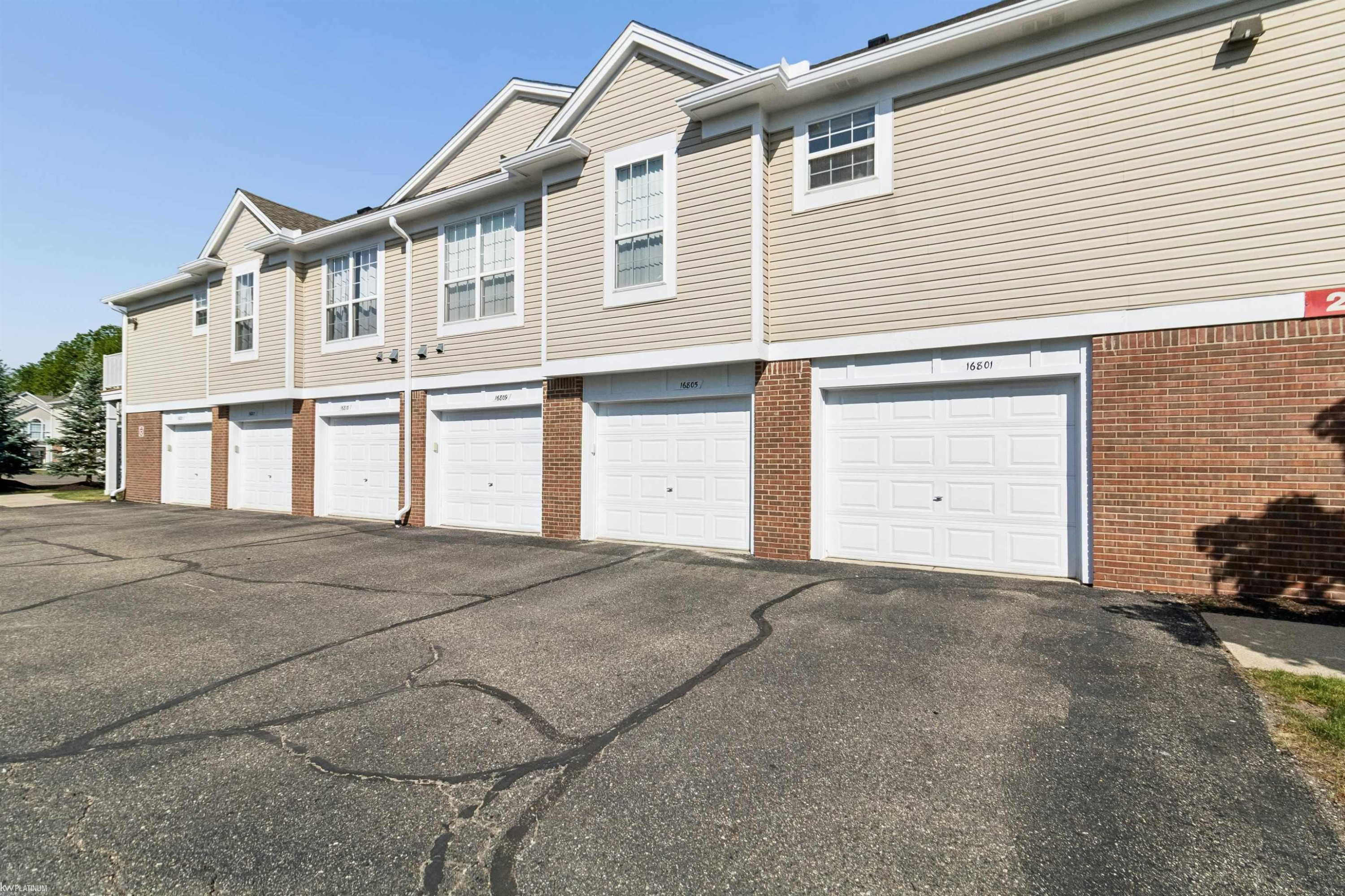16805 Carriage Way, 23, MI 48168 — Photo 21