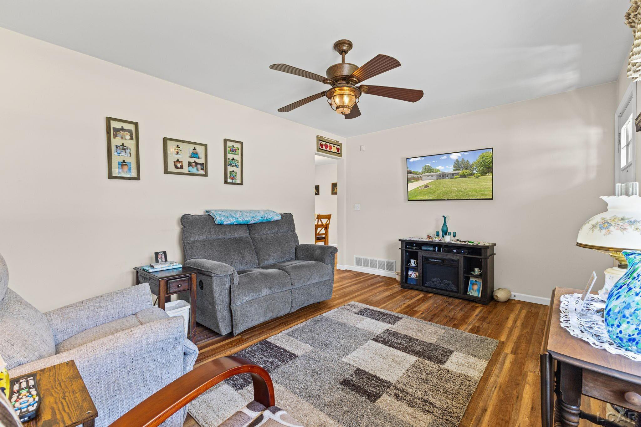 224 Kingsberry Court, Blissfield, MI 49228 — Photo 3