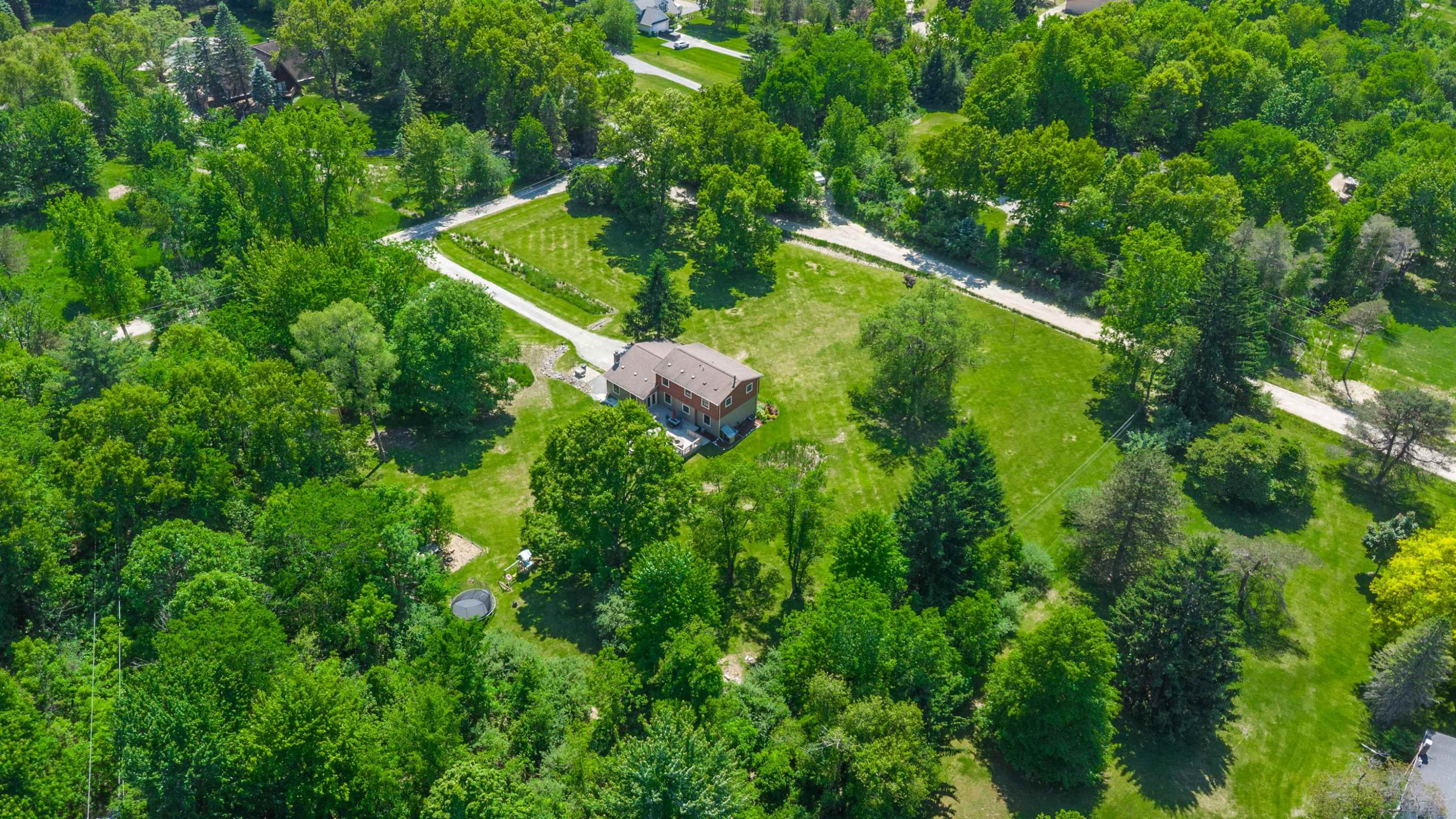 3392 Breezewood Court, Ortonville, MI 48462 — Photo 4
