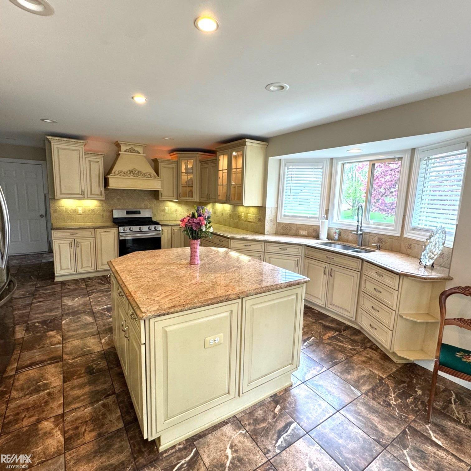 68135 Lake Angela Drive, Richmond, MI 48062 — Photo 12