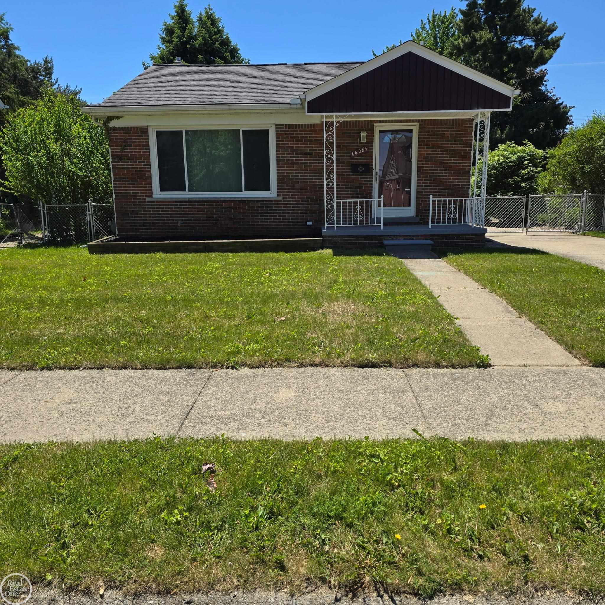 16084 Hauss Avenue, Eastpointe, MI 48021