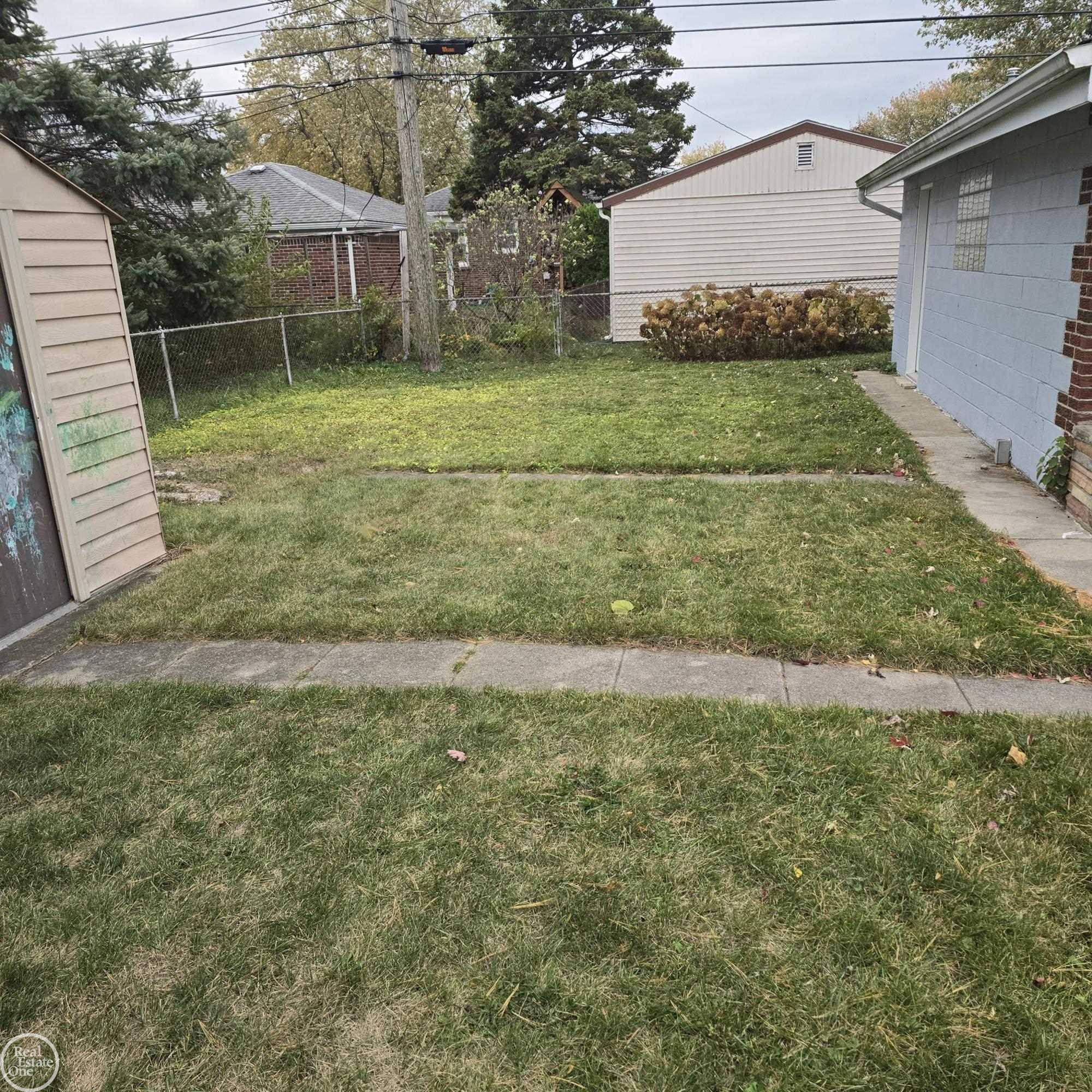 16084 Hauss Avenue, Eastpointe, MI 48021 — Photo 16