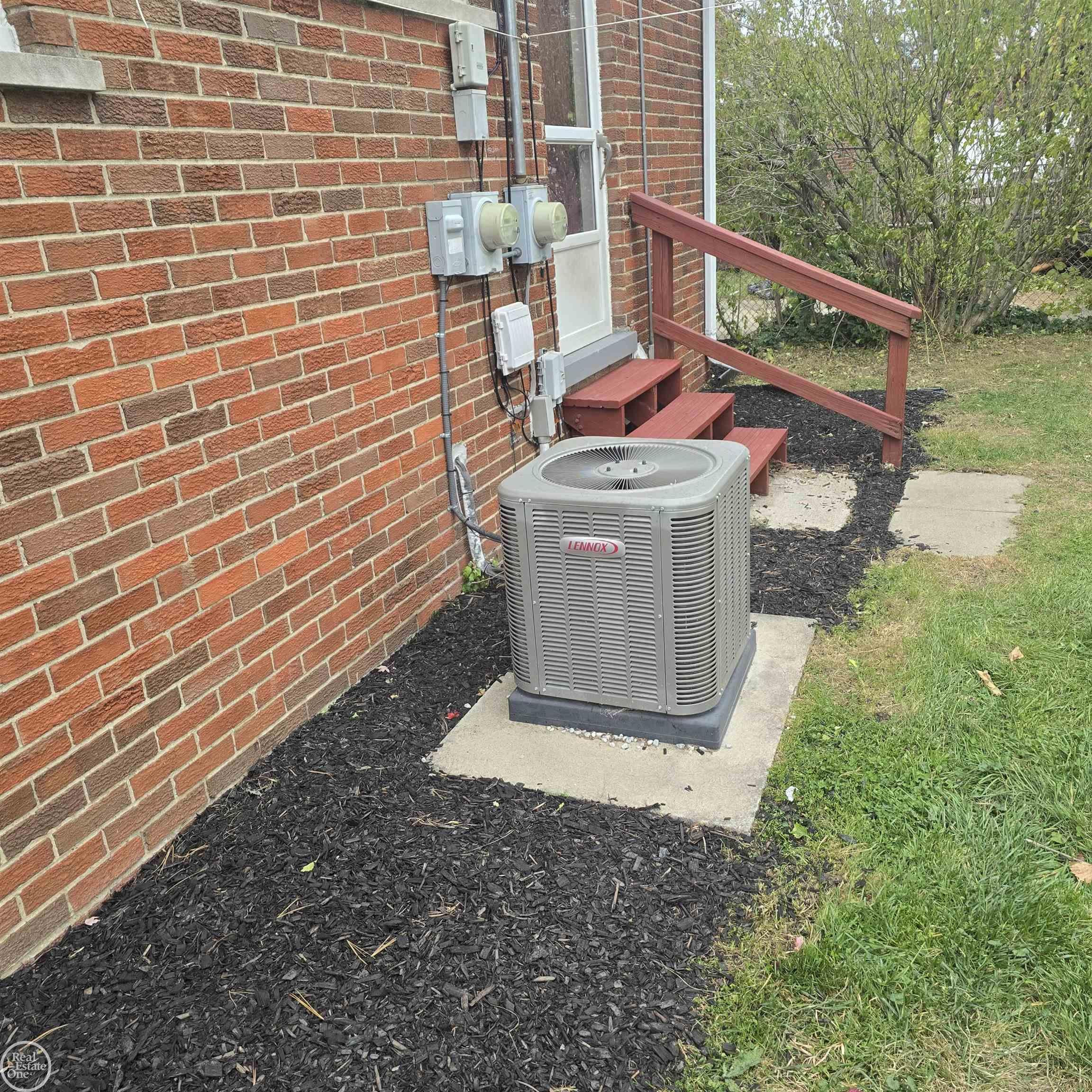 16084 Hauss Avenue, Eastpointe, MI 48021 — Photo 20