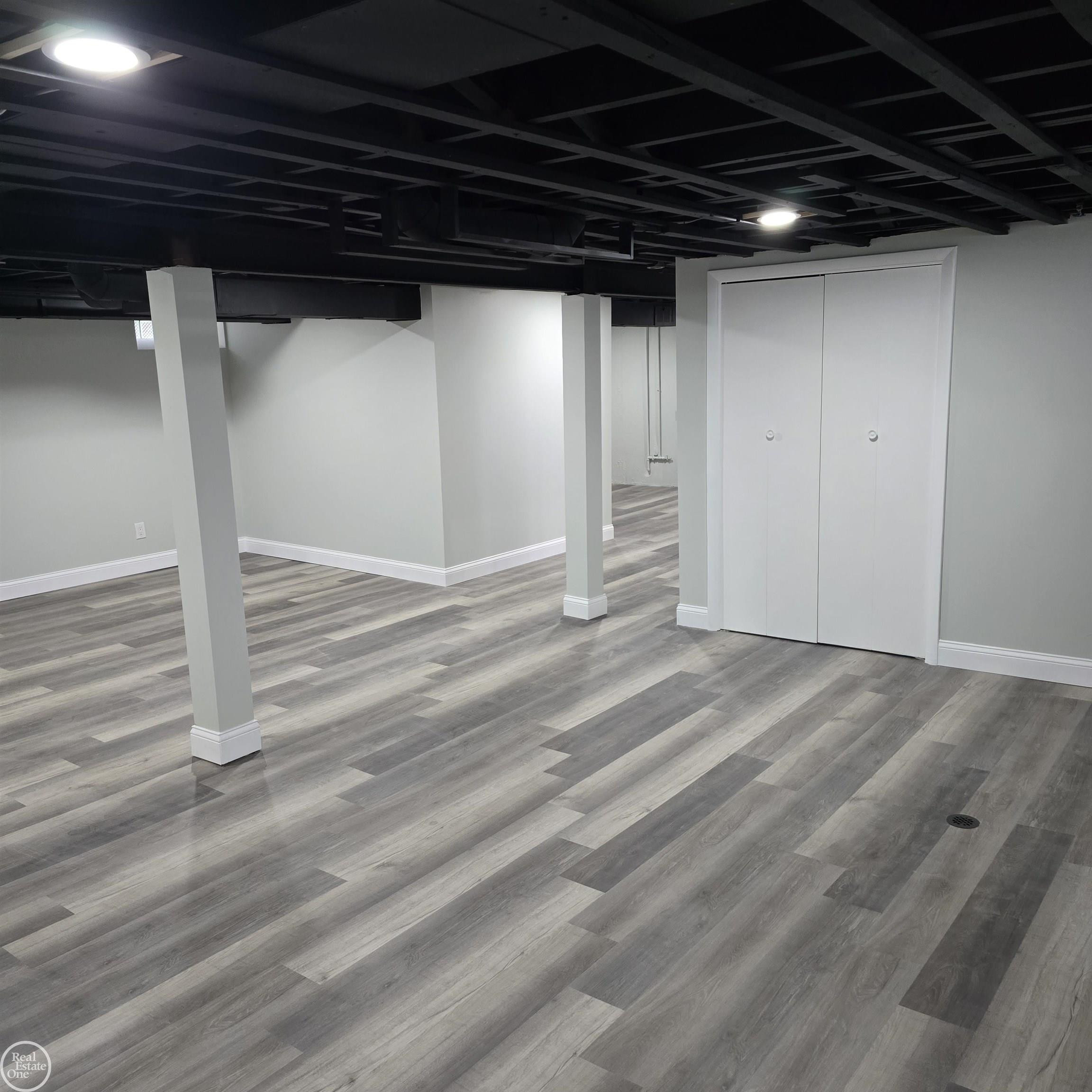 16084 Hauss Avenue, Eastpointe, MI 48021 — Photo 32