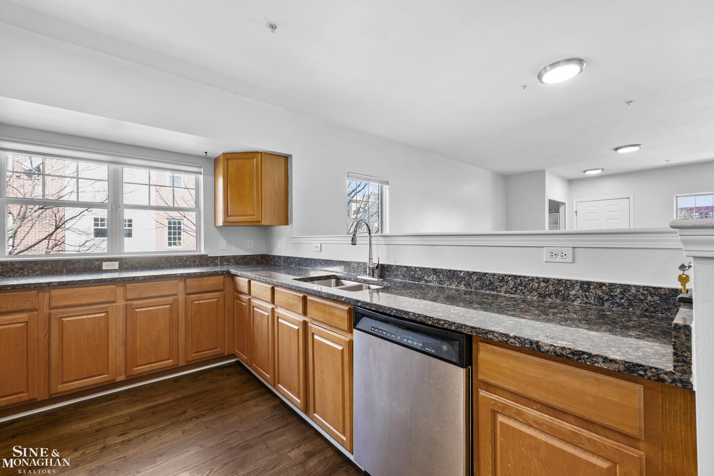 2527 John R Street, Detroit, MI 48201 — Photo 17