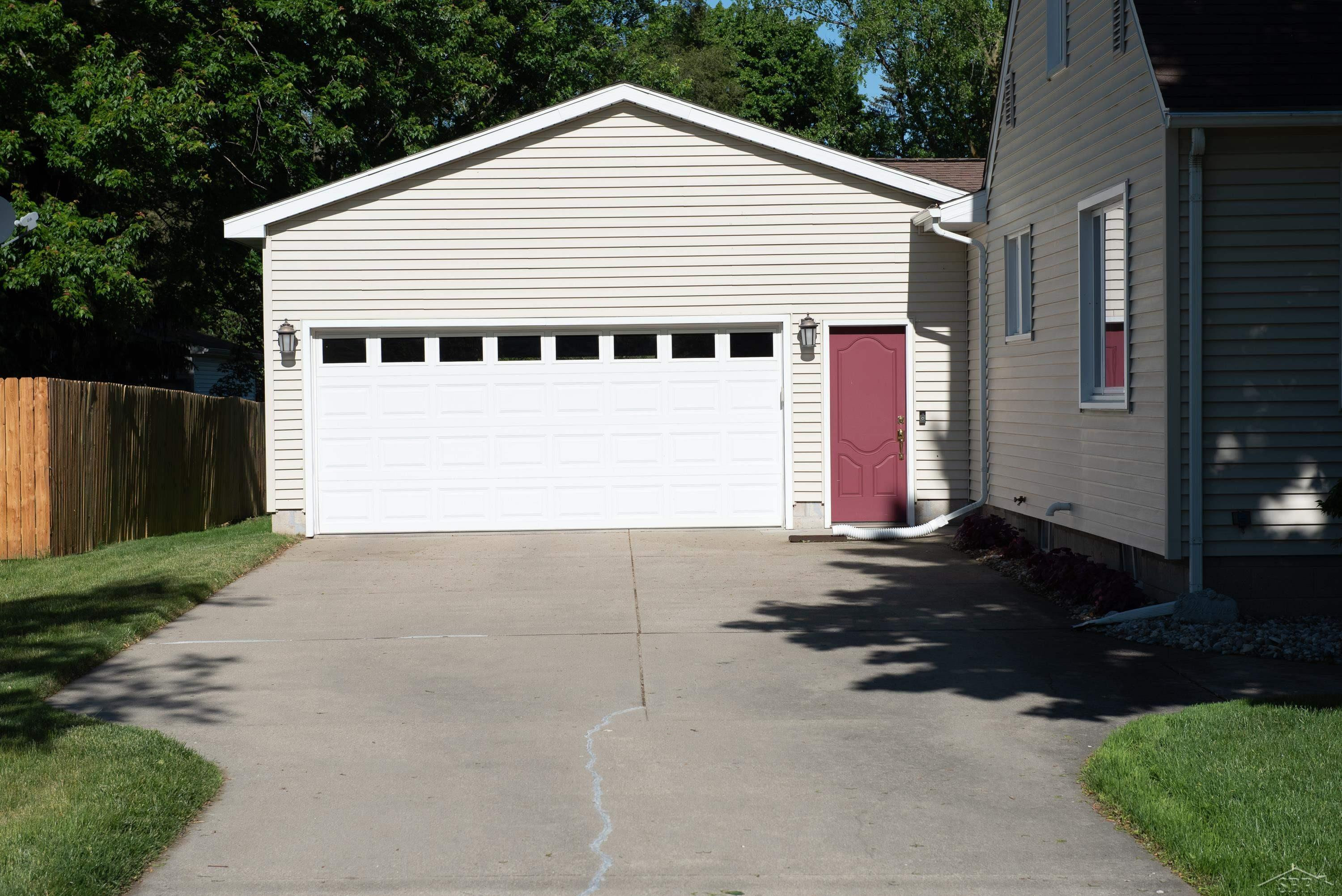 4651 Monitor Road, Bay City, MI 48706 — Photo 2