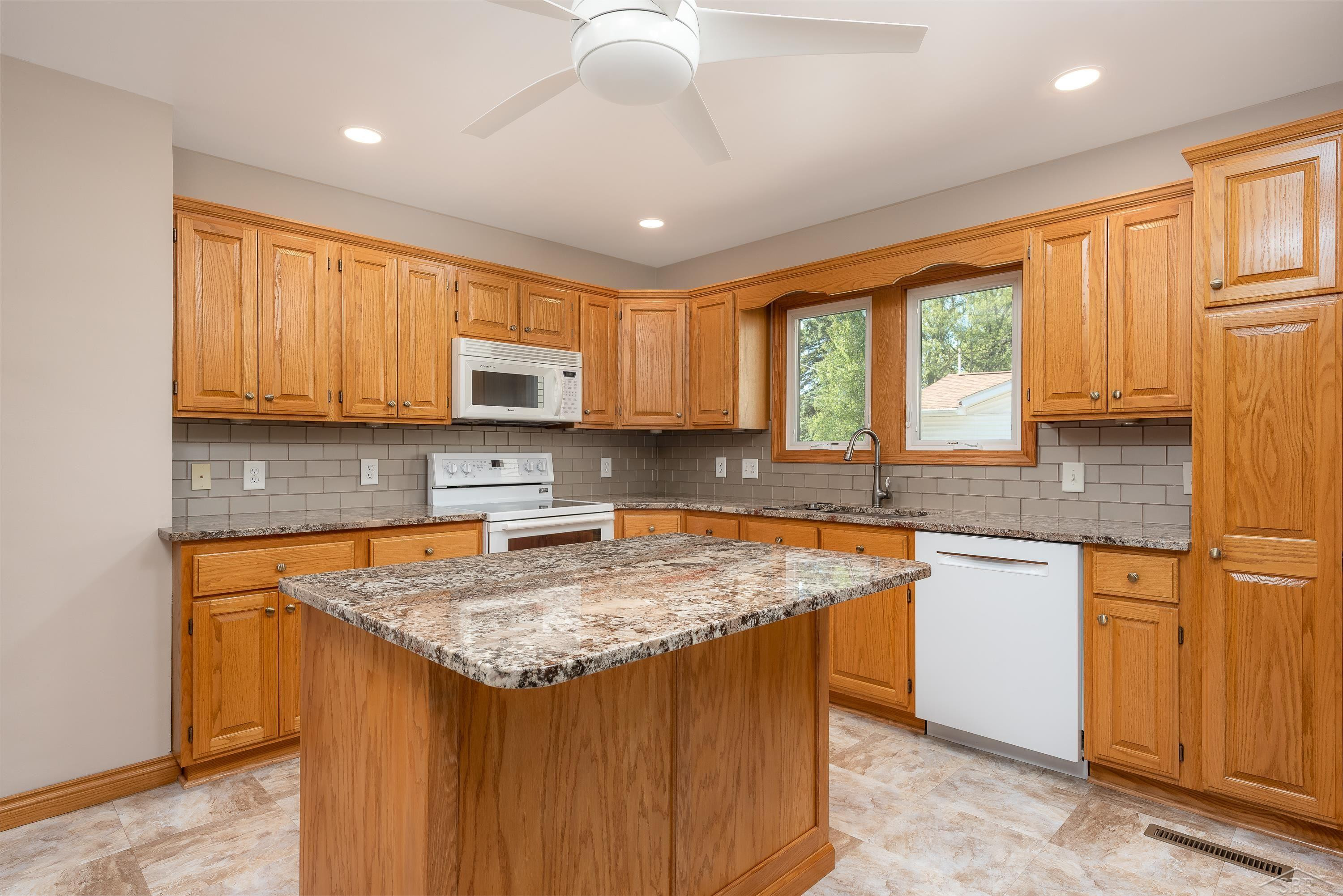 4651 Monitor Road, Bay City, MI 48706 — Photo 16
