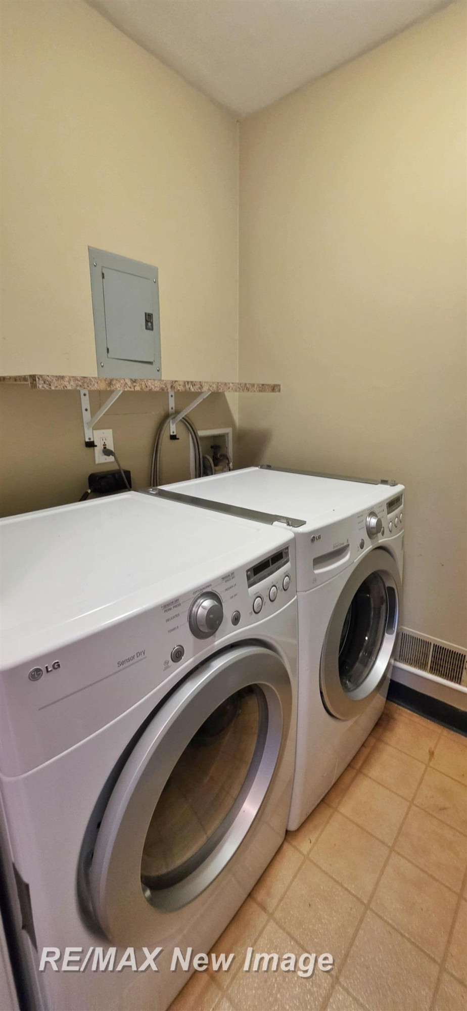 204 Lac Ste Claire Drive, Unit 8, Saint Clair Shores, MI 48082 — Photo 38