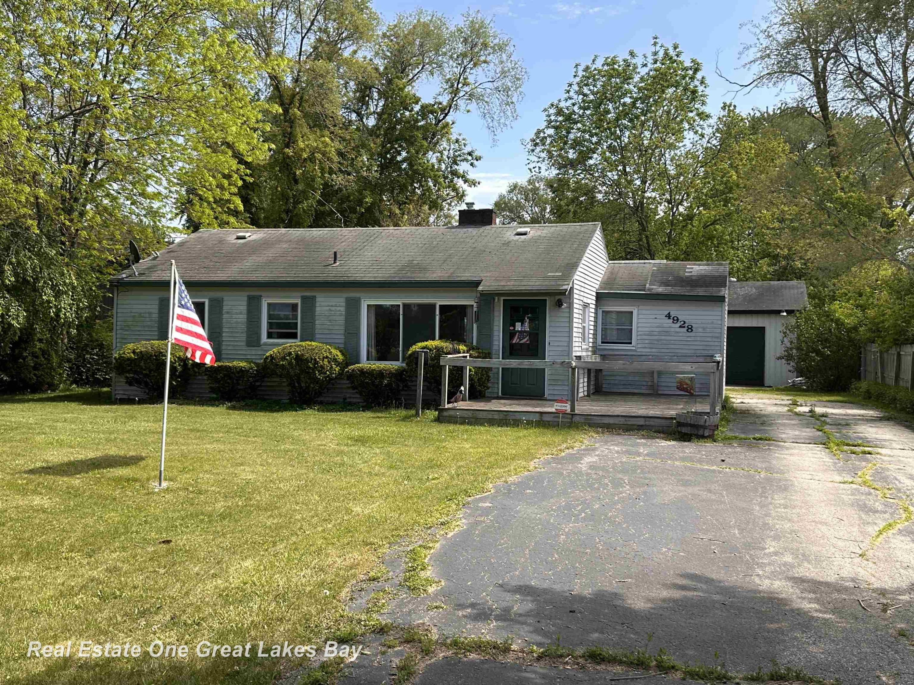 4928 Hess Road, Saginaw, MI 48601