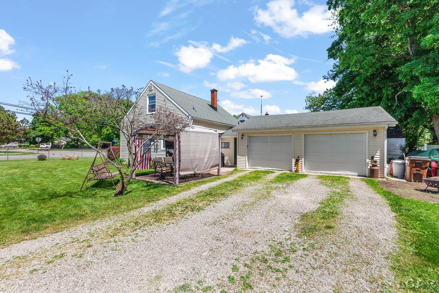 583 Riverside Avenue, Adrian, MI 49221 — Photo 3