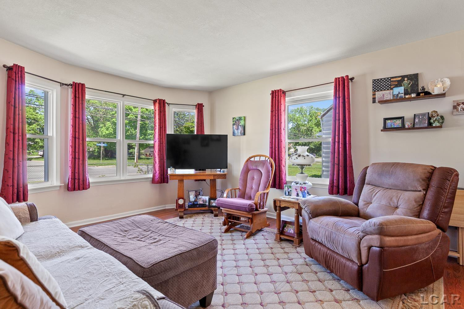 583 Riverside Avenue, Adrian, MI 49221 — Photo 9