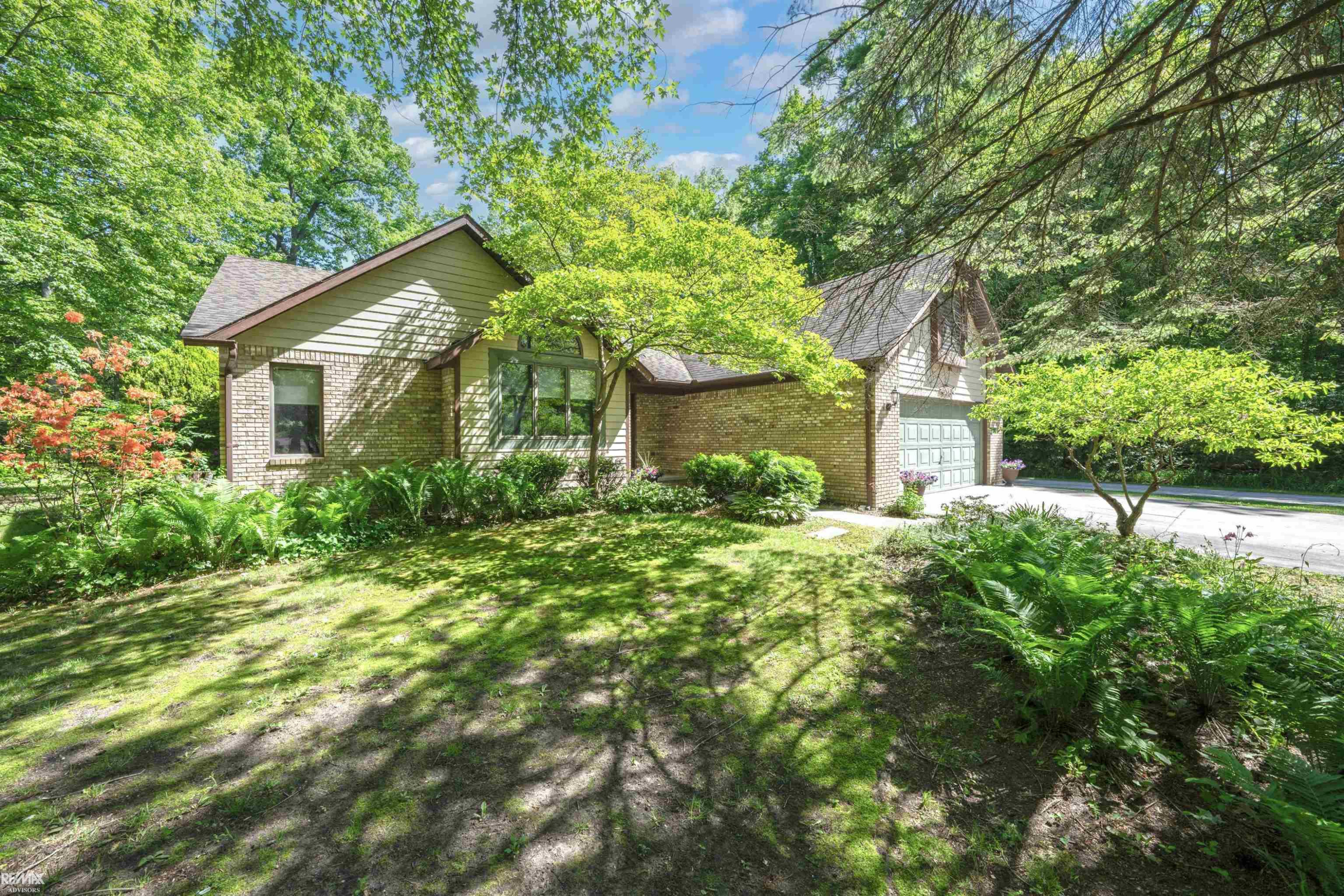 6440 Benoit Road, MI 48001