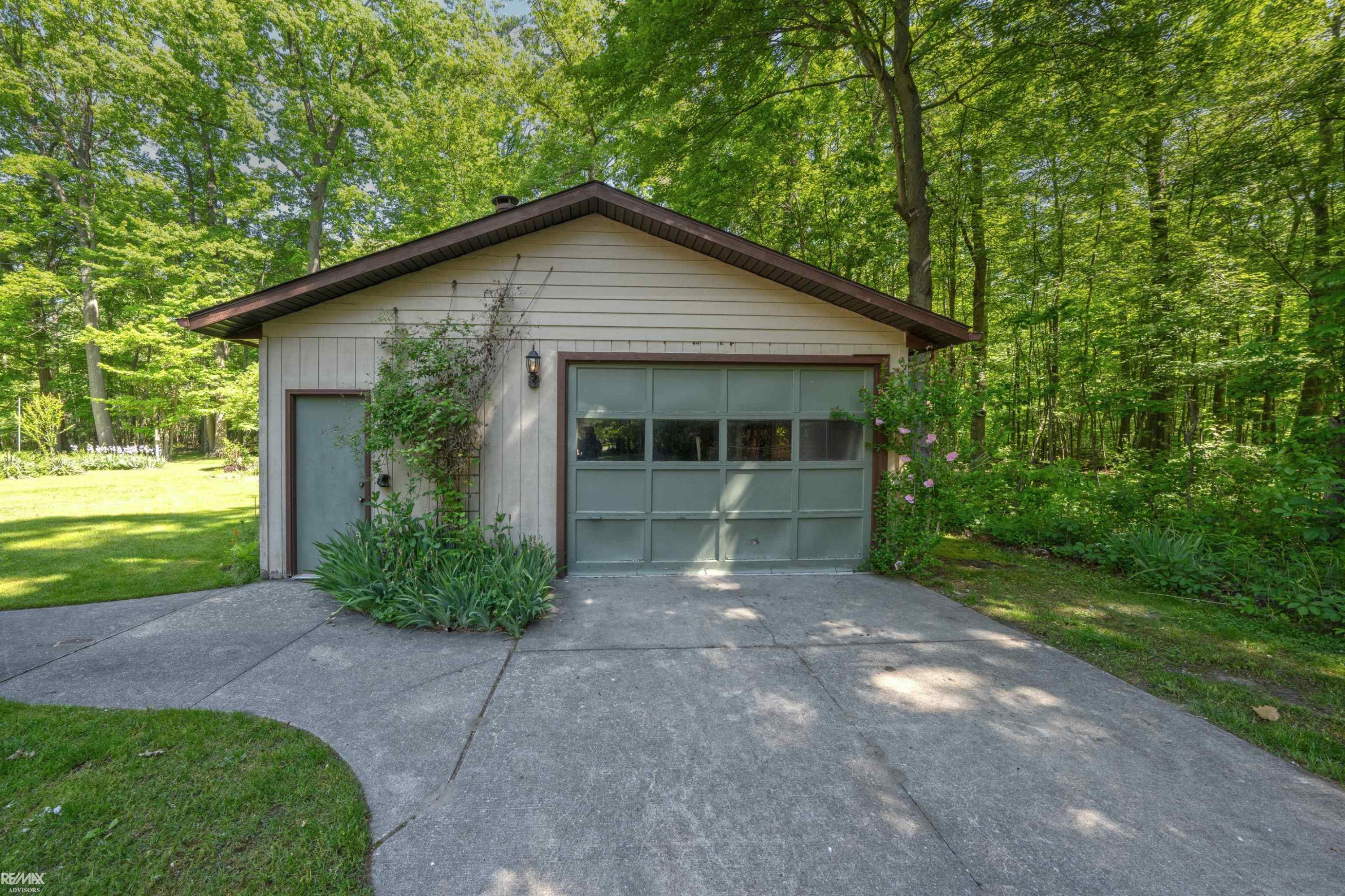 6440 Benoit Road, MI 48001 — Photo 5
