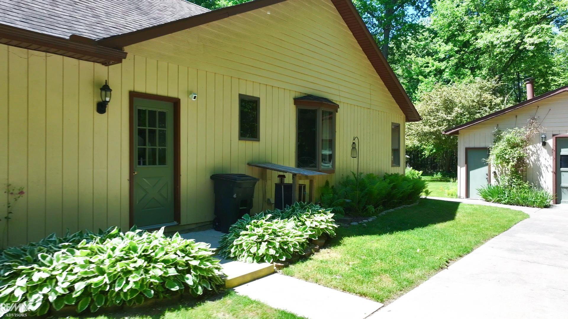 6440 Benoit Road, MI 48001 — Photo 43