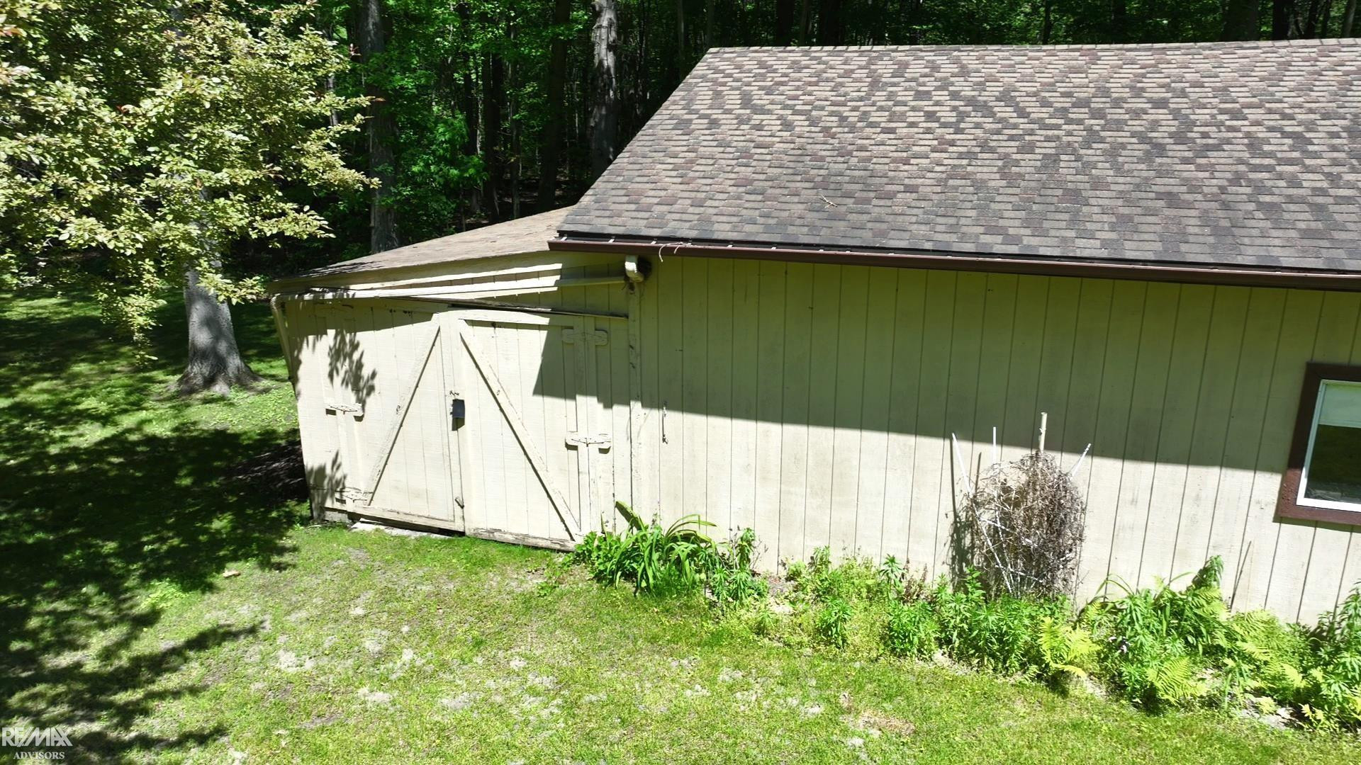 6440 Benoit Road, MI 48001 — Photo 45