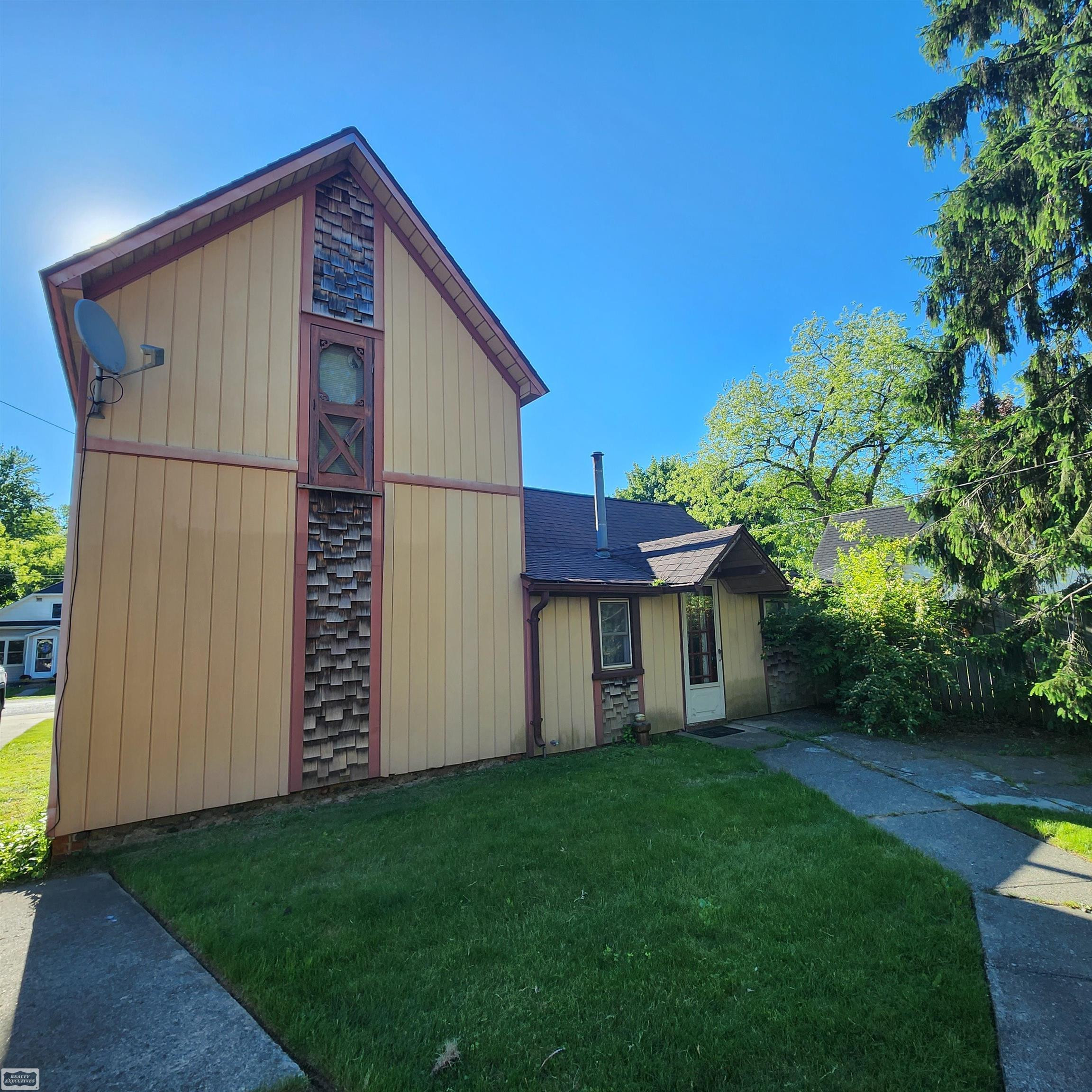 73385 Floral Street, MI — Photo 2