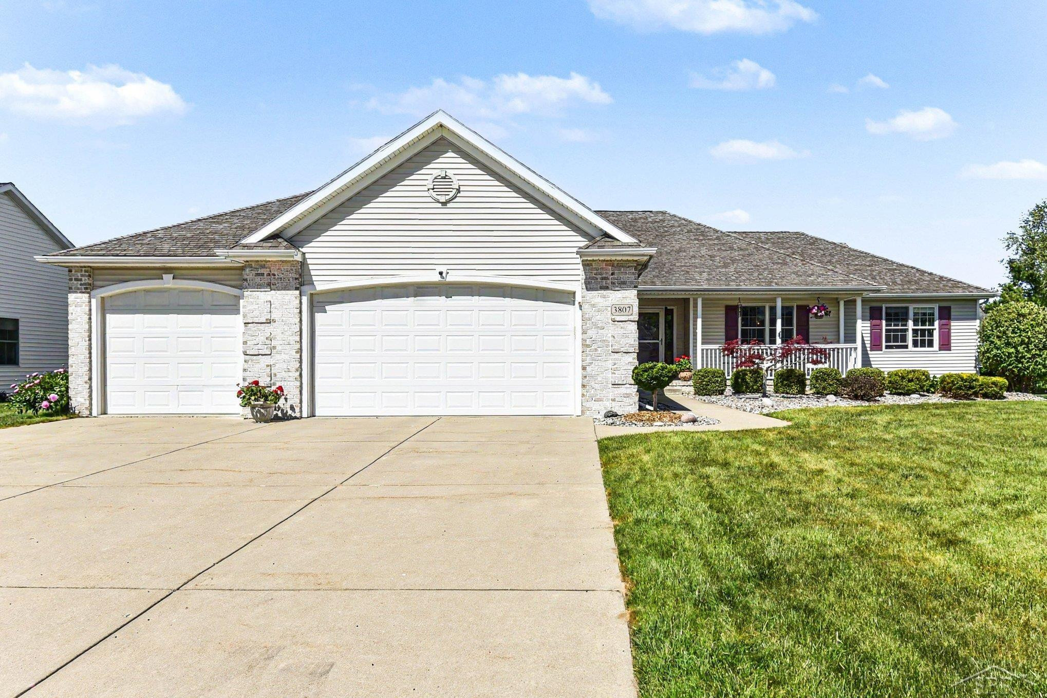 3807 Wild Pine Drive, Saginaw, MI 48603 — Photo 2