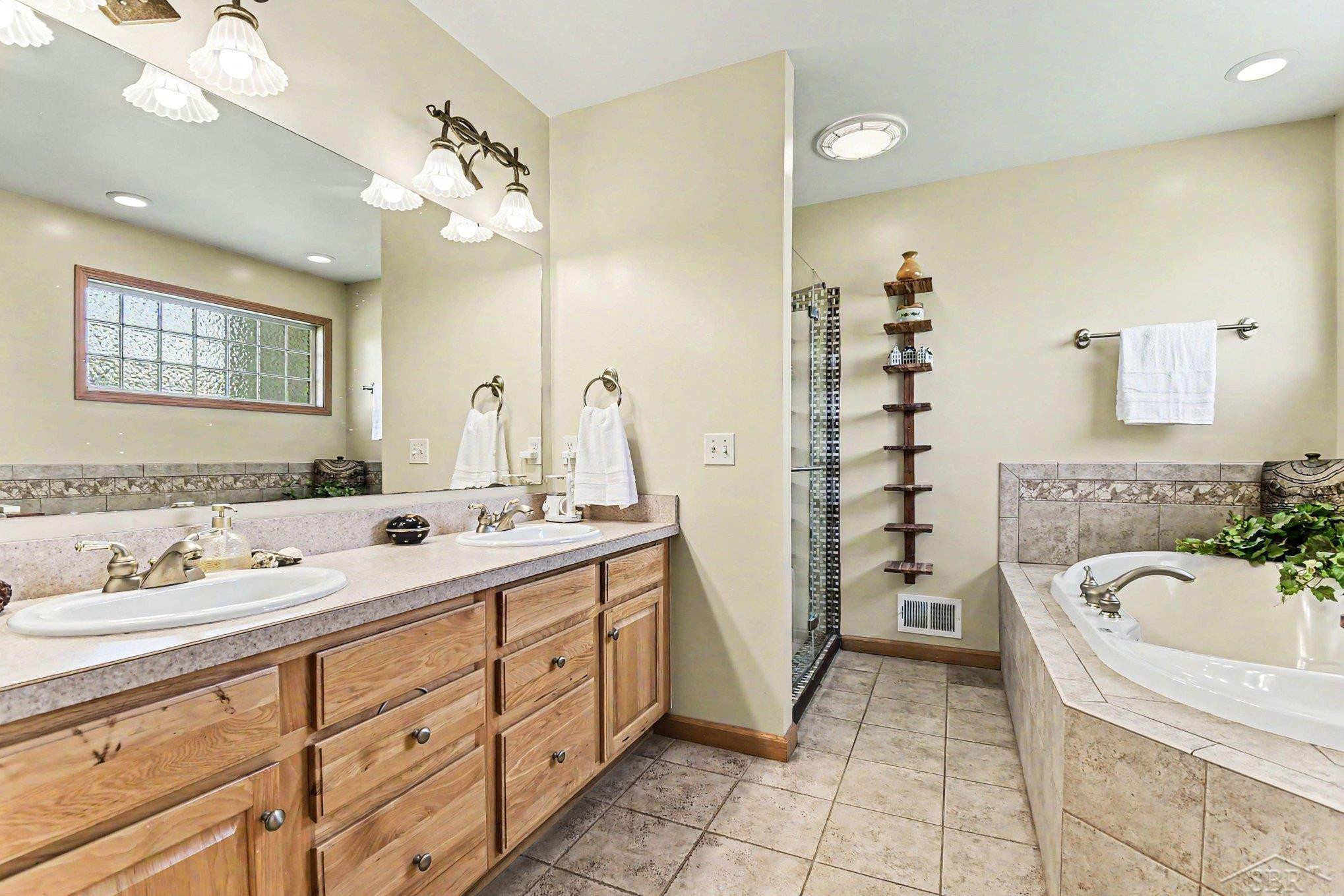 3807 Wild Pine Drive, Saginaw, MI 48603 — Photo 17