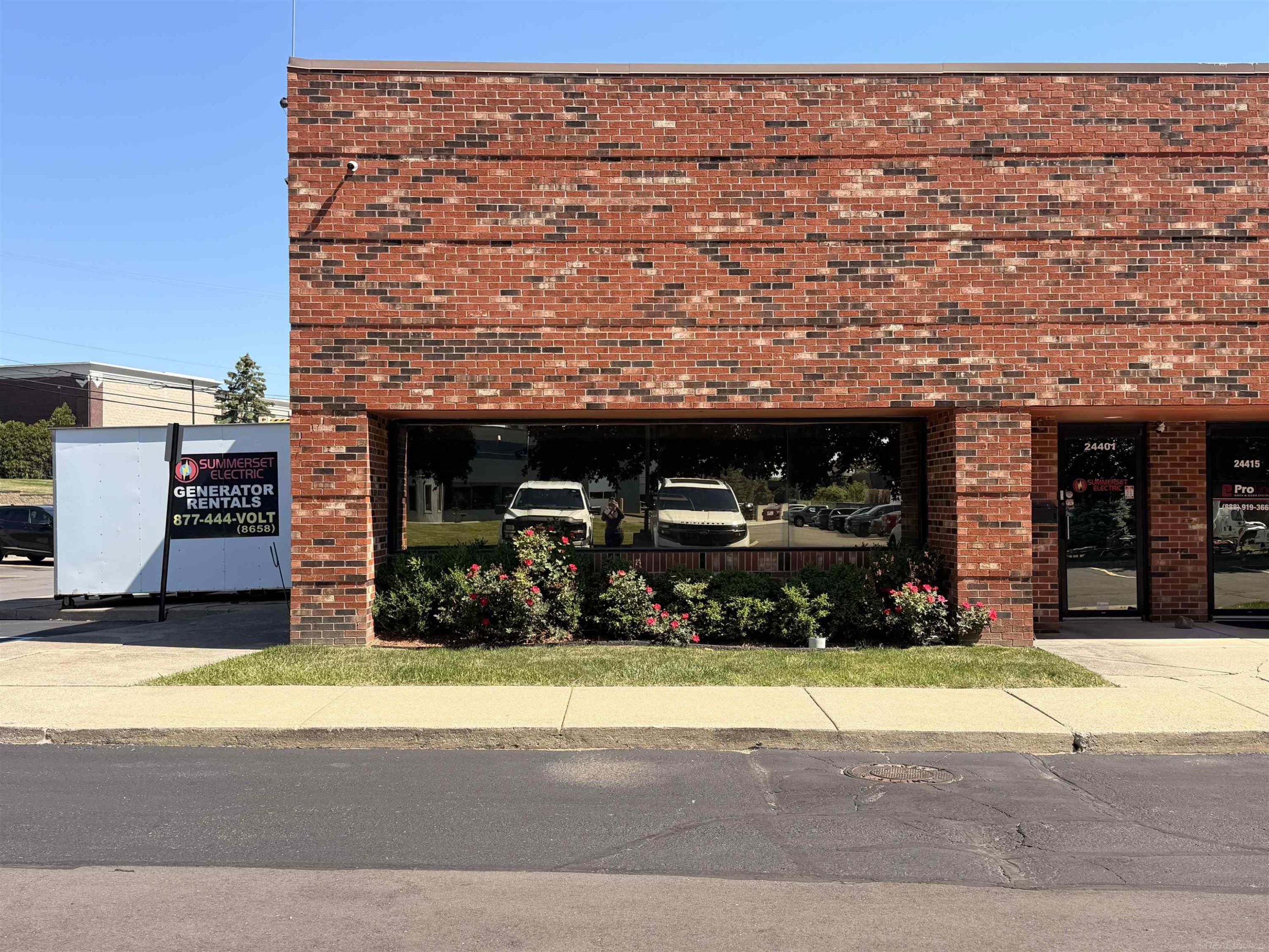 24401 Maplehurst Drive, Clinton Twp, MI 48036
