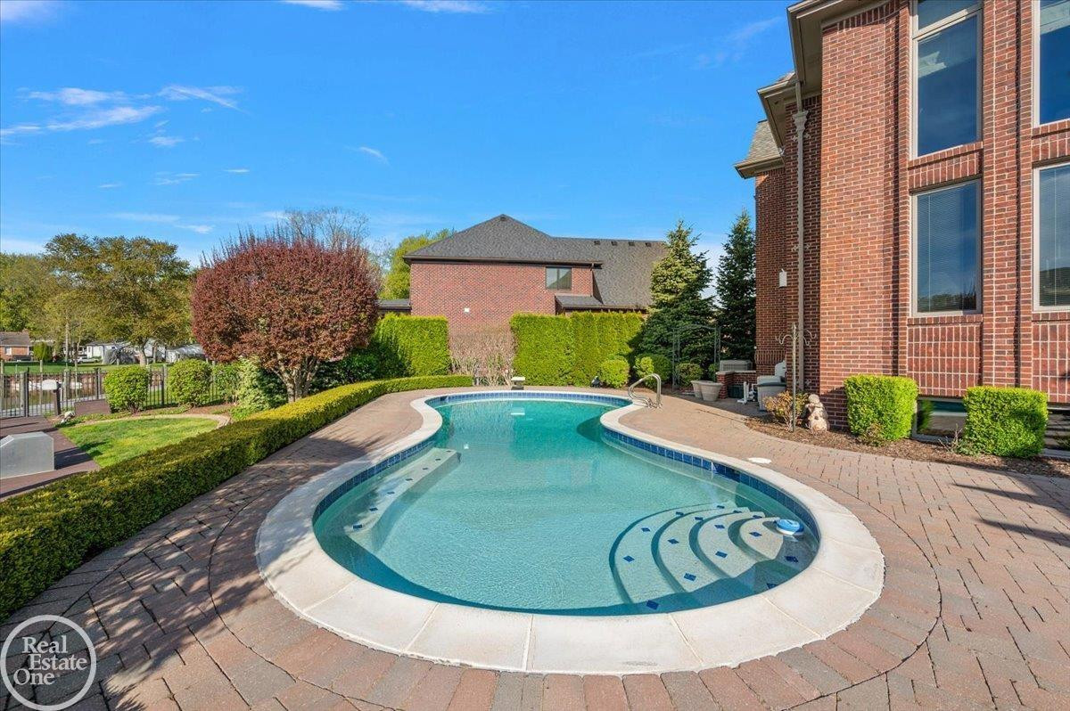 49515 Regatta Street, MI 48047 — Photo 6