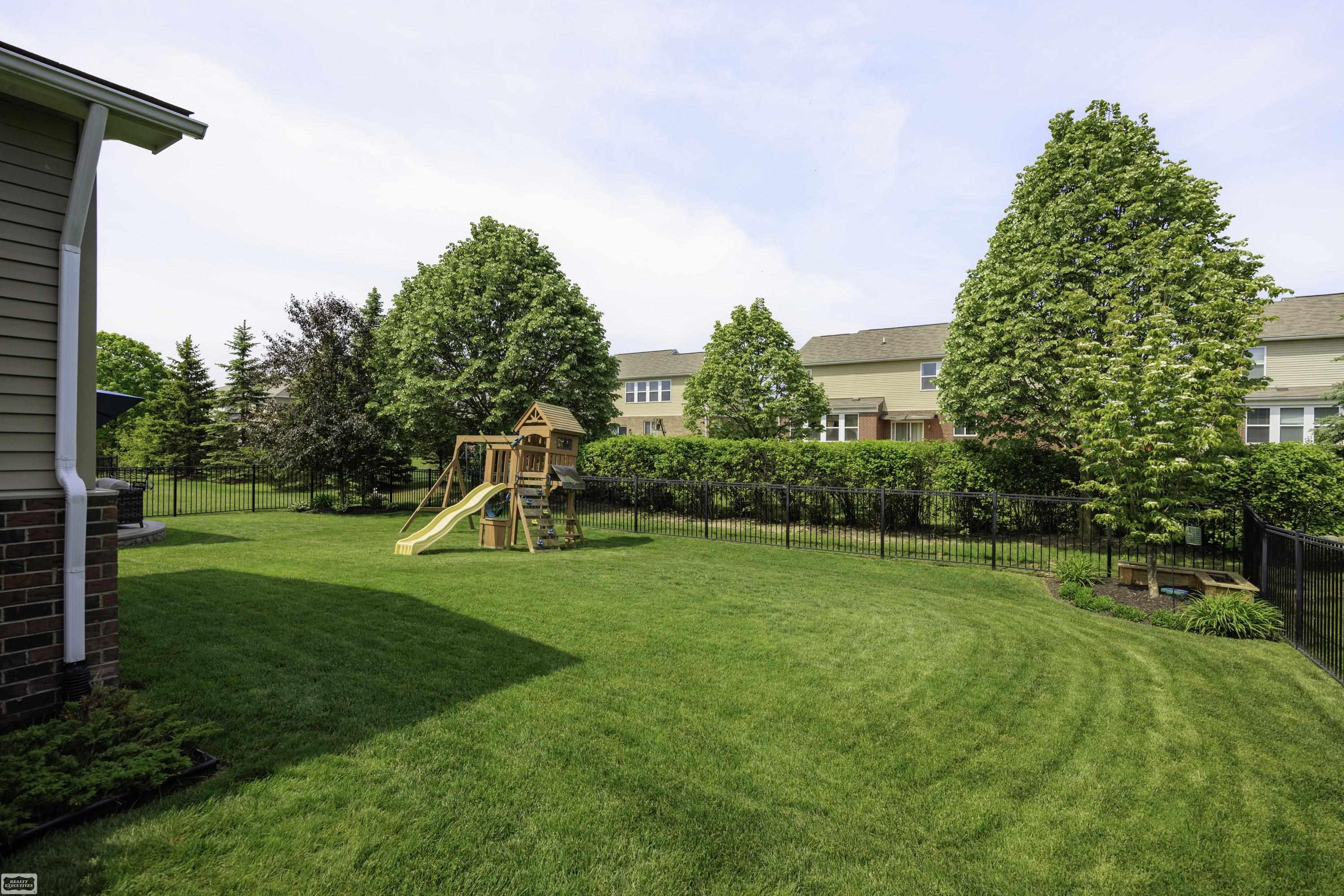 49223 Gaviota Lane, Macomb, MI 48044 — Photo 46