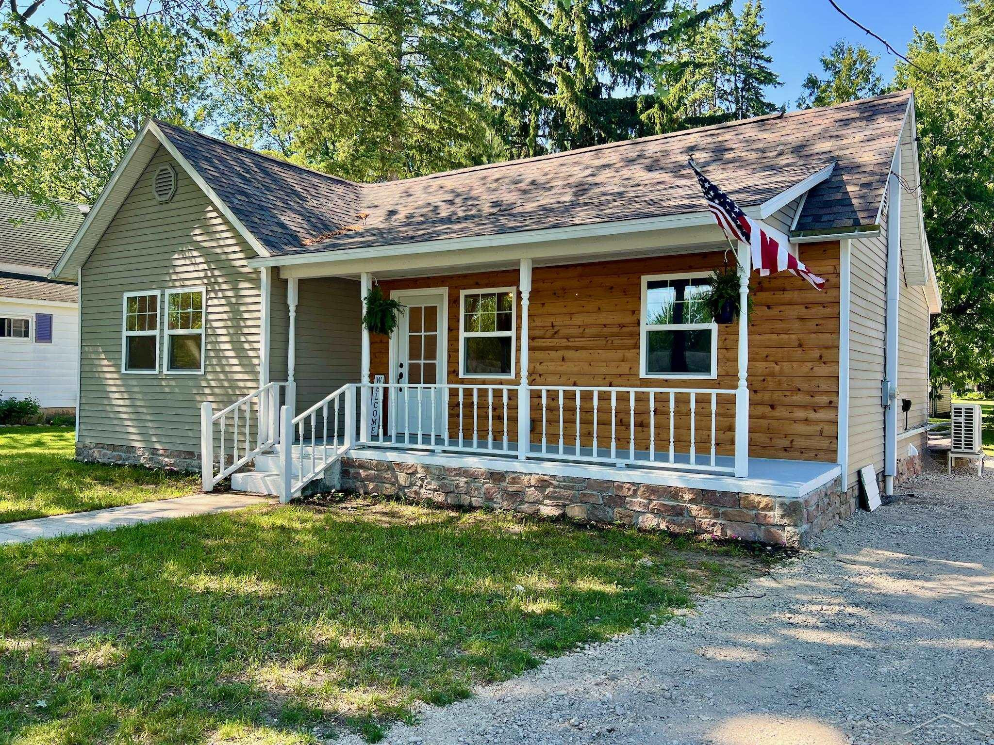 427 Cedar Street, Breckenridge, MI 48615