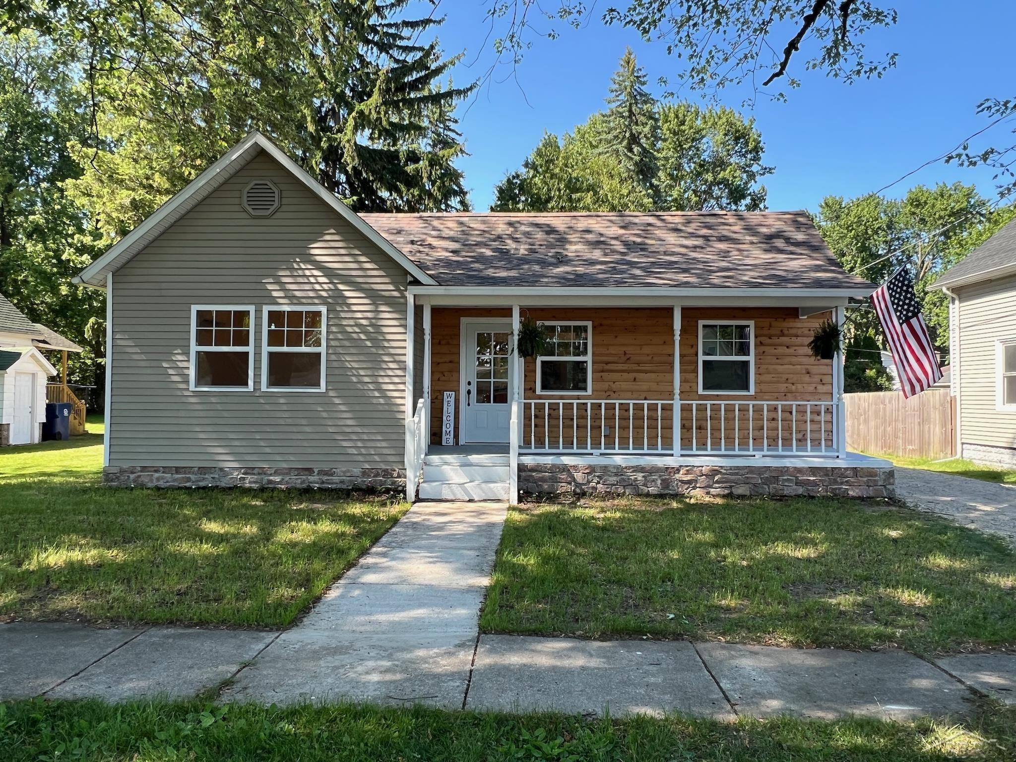 427 Cedar Street, Breckenridge, MI 48615 — Photo 2