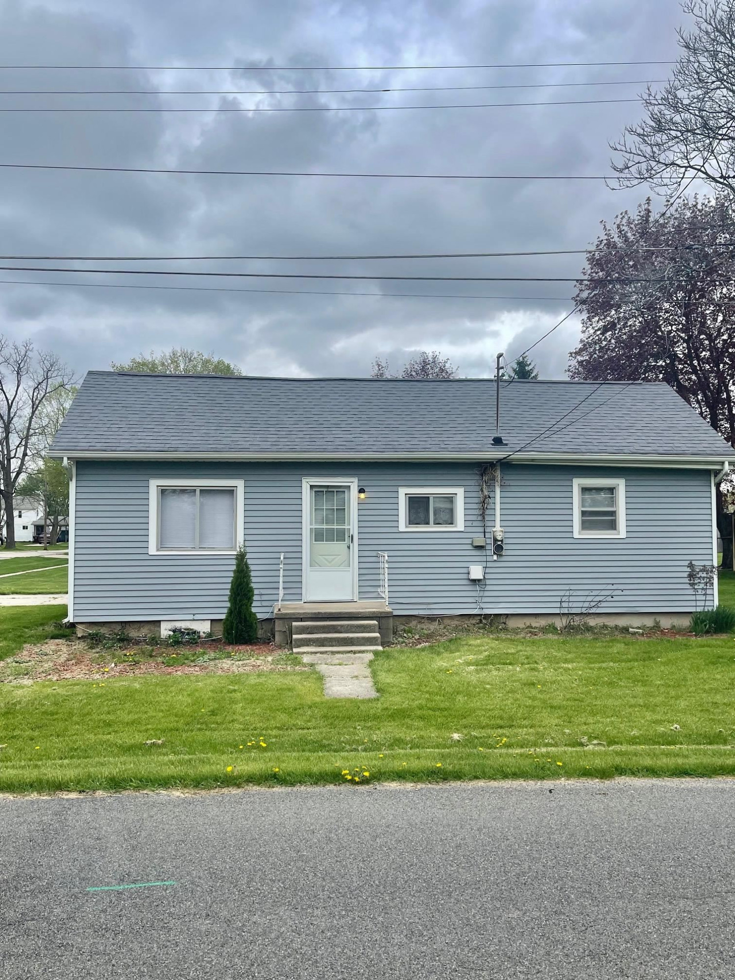 154 S Yates Street, Pewamo, MI 48873 — front exterior