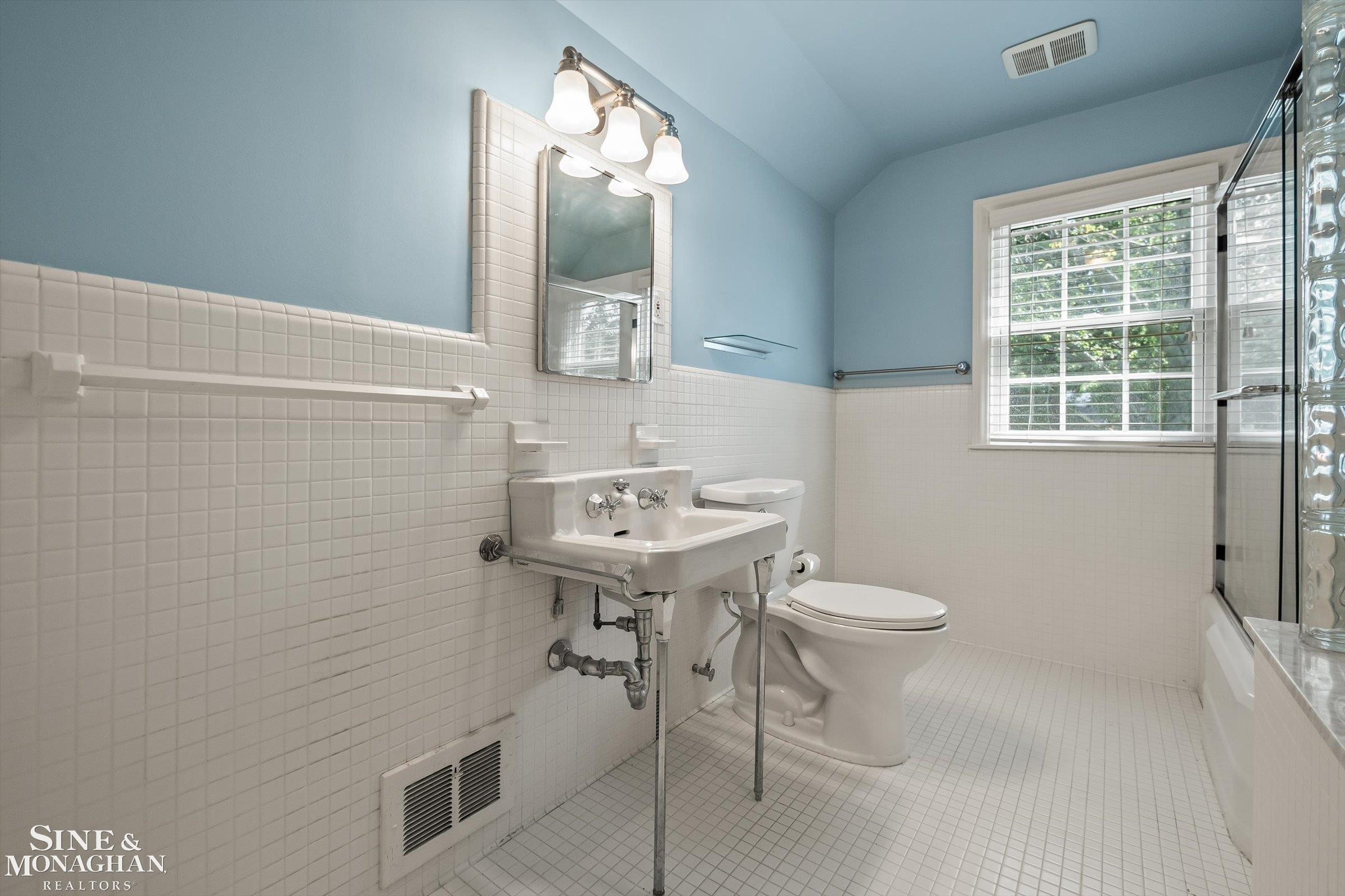 1023 Harvard Road, Grosse Pointe Park, MI 48230 — Photo 31