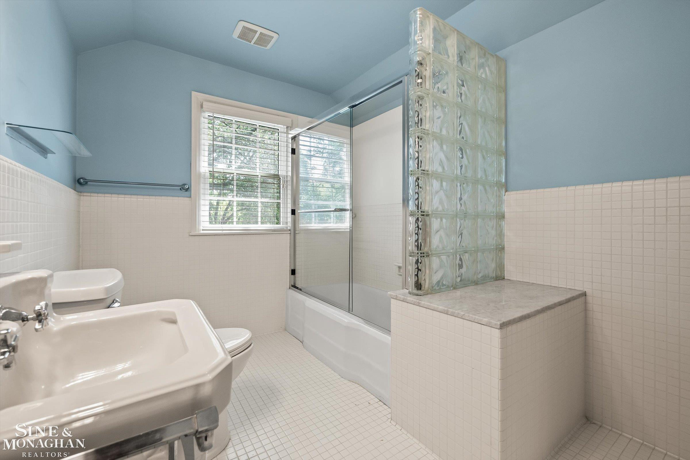 1023 Harvard Road, Grosse Pointe Park, MI 48230 — Photo 32
