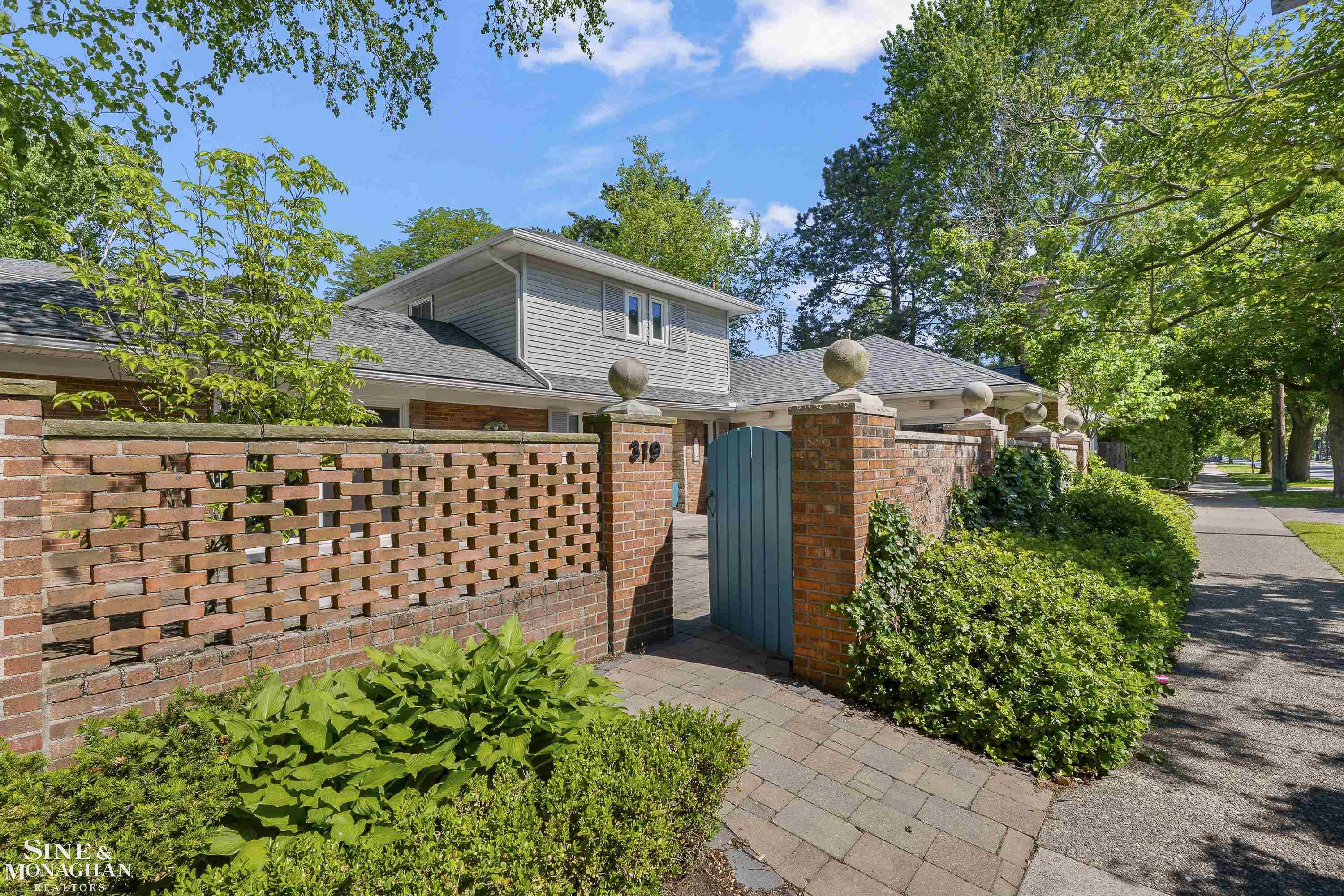 319 Kercheval Avenue, Grosse Pointe Farms, MI 48236 — Photo 2
