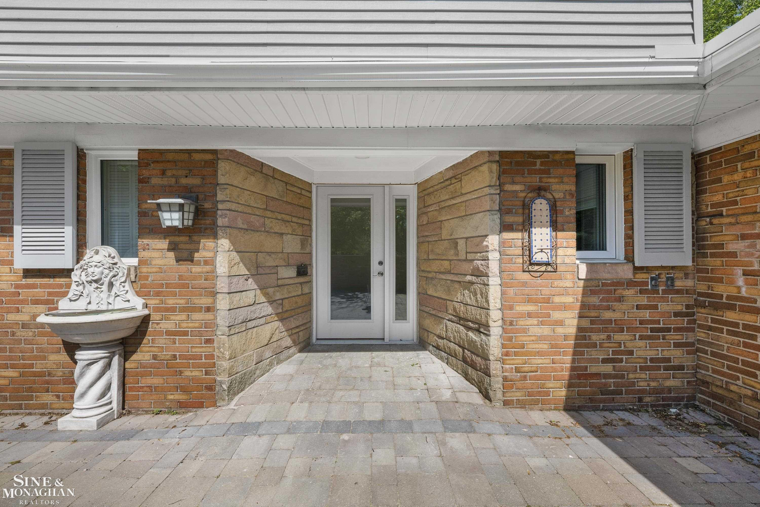319 Kercheval Avenue, Grosse Pointe Farms, MI 48236 — Photo 4