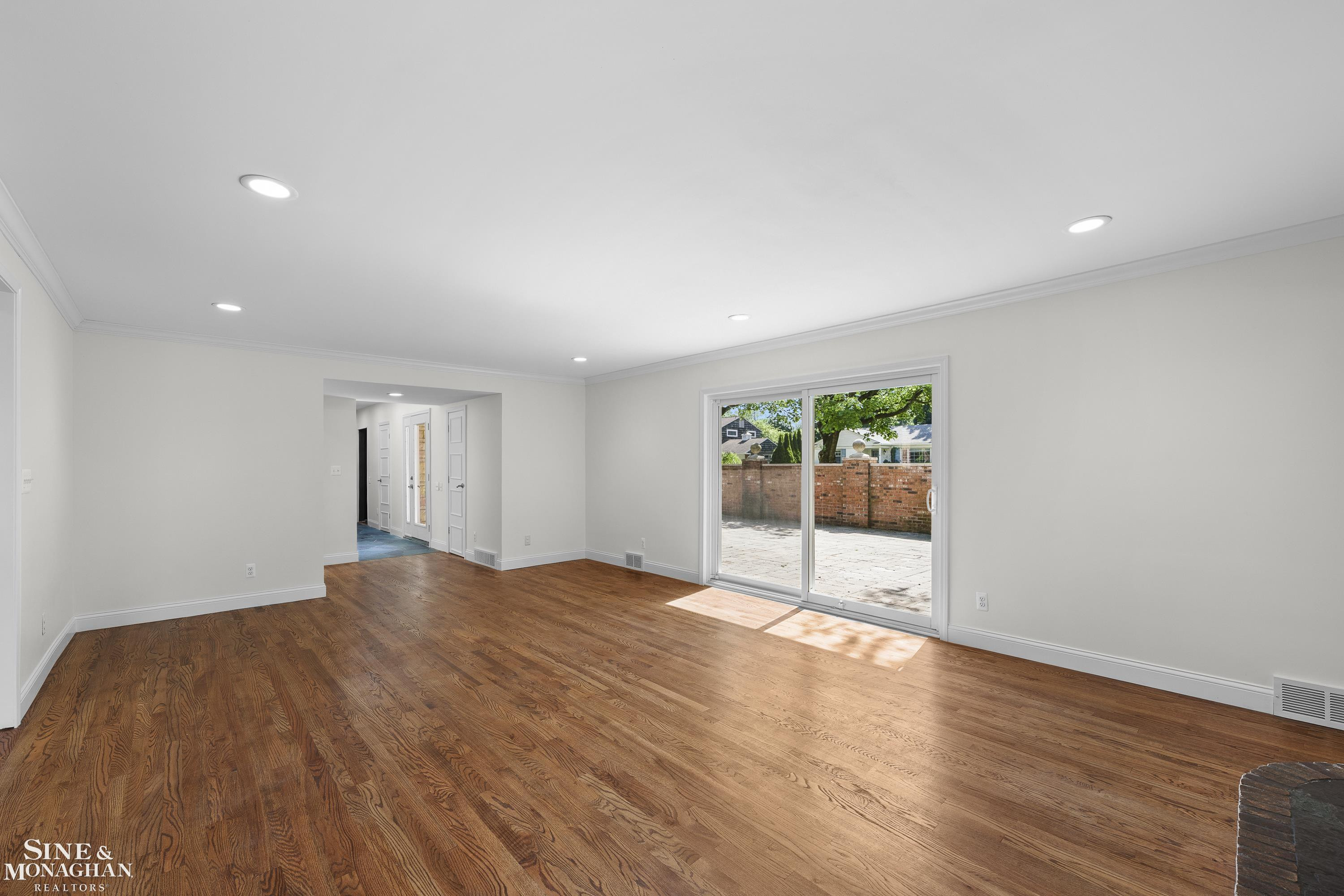 319 Kercheval Avenue, Grosse Pointe Farms, MI 48236 — Photo 7