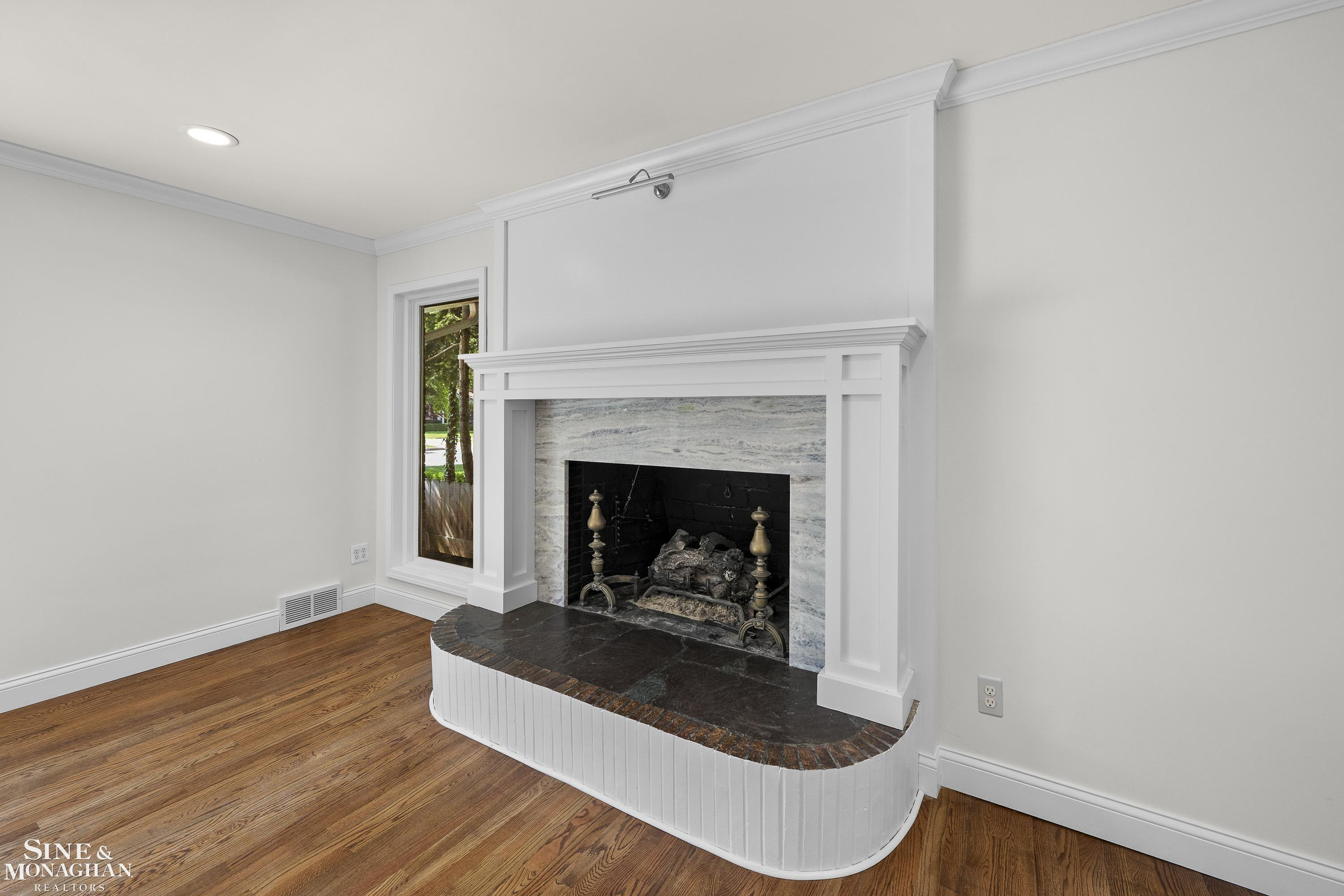 319 Kercheval Avenue, Grosse Pointe Farms, MI 48236 — Photo 8