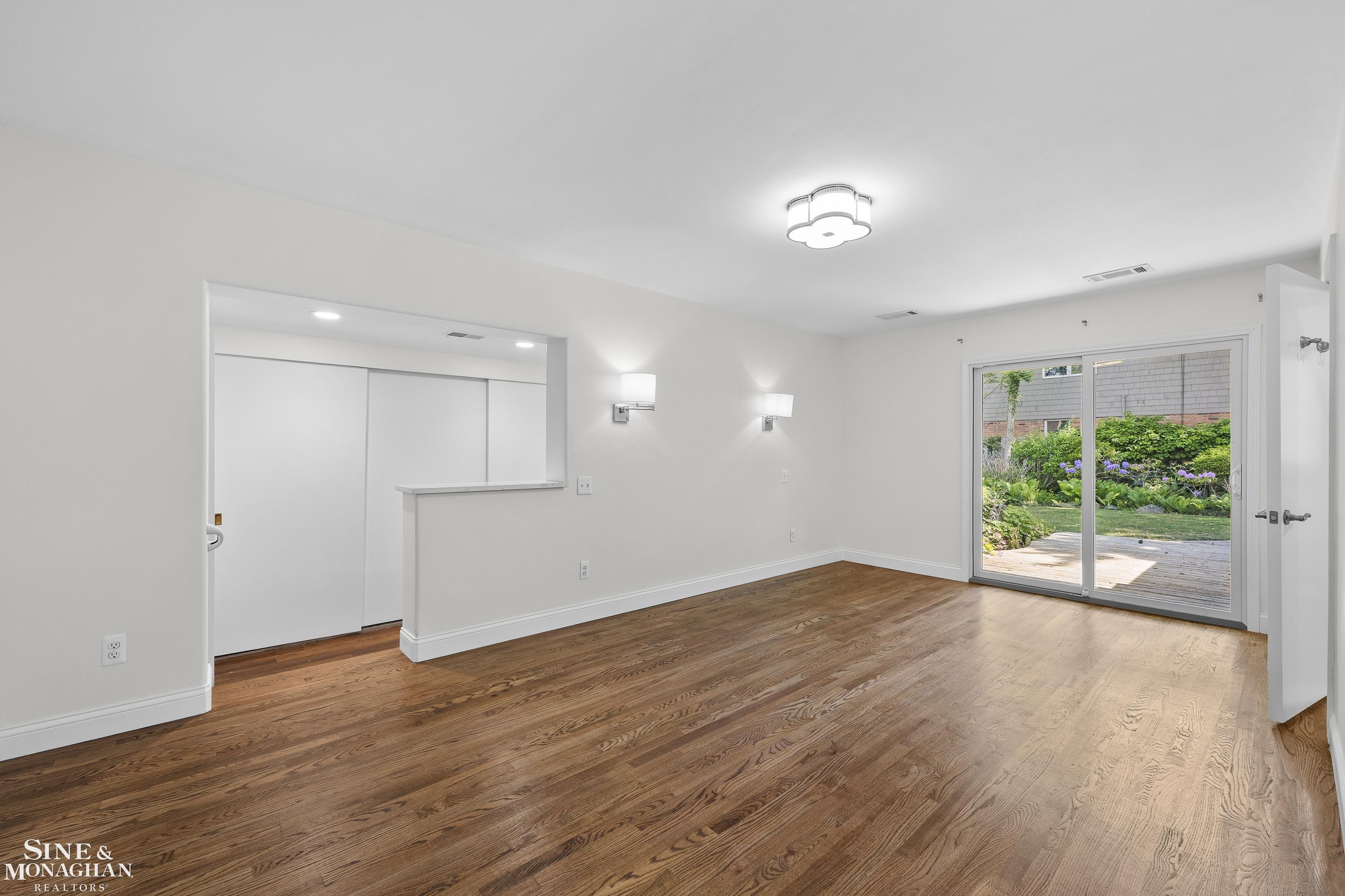 319 Kercheval Avenue, Grosse Pointe Farms, MI 48236 — Photo 23