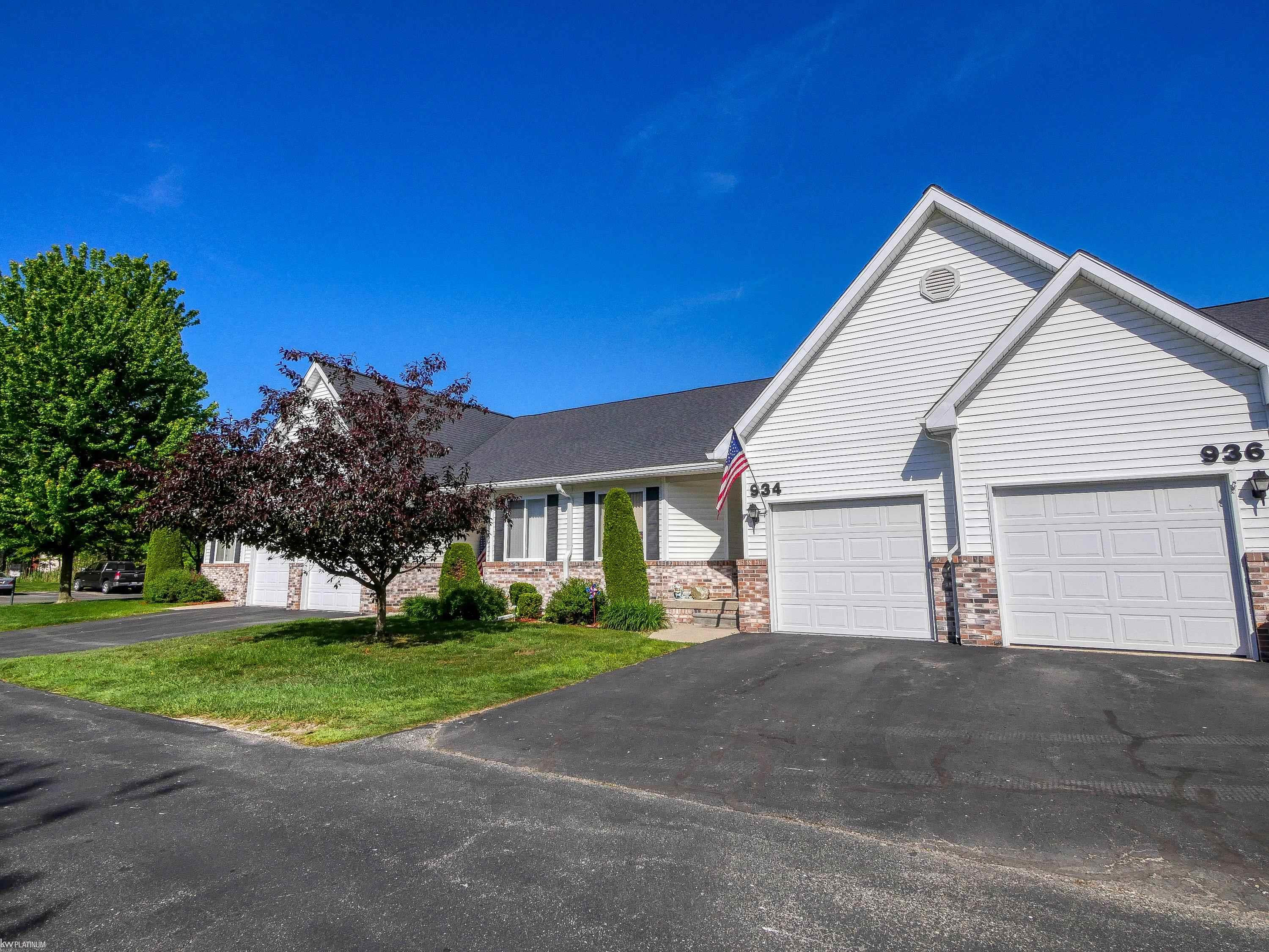 934 Lighthouse Drive, Marysville, MI 48040 — Photo 3