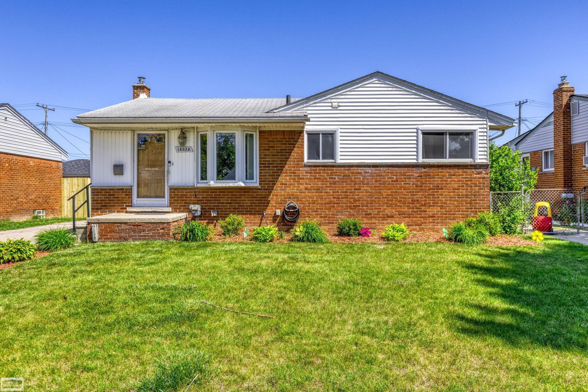 18029 Rainbow Street, Fraser, MI 48026