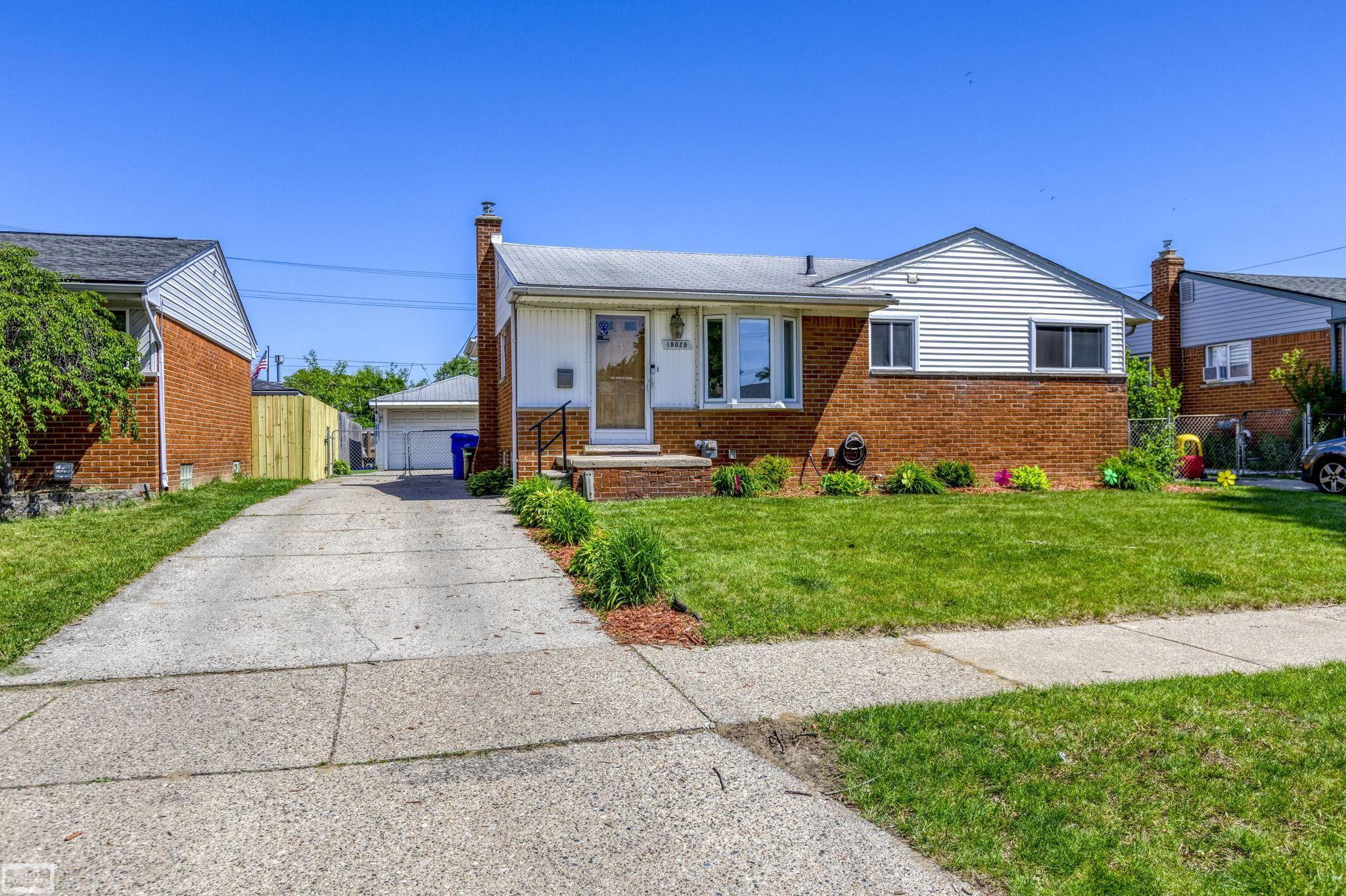 18029 Rainbow Street, Fraser, MI 48026 — Photo 2