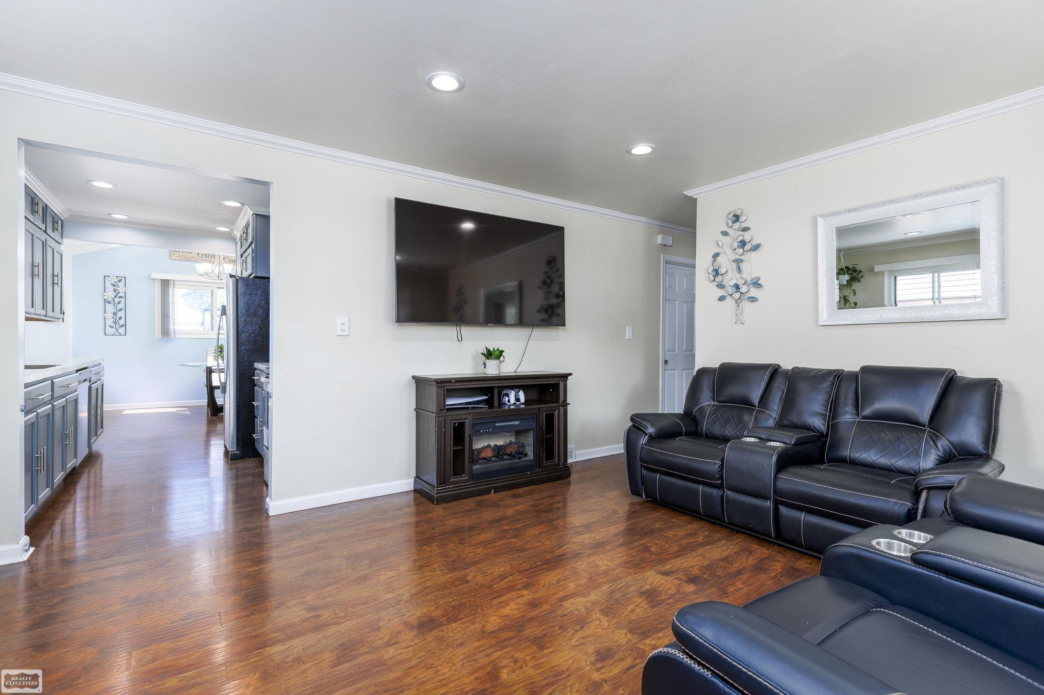 18029 Rainbow Street, Fraser, MI 48026 — Photo 4